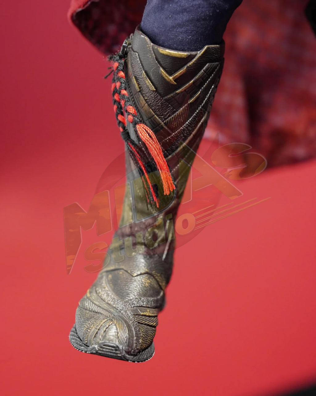 Brand New🔥 Hot Toys 1/6 Scale Doctor Strange in the Multiverse of Madness Doctor Strange Collectible Figure (MMS645)
