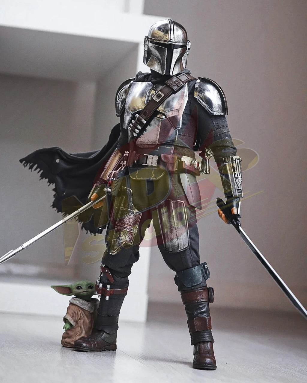 Brand New🔥 Hot Toys 1/6 Scale Star Wars: The Mandalorian and Grogu Collectible Set (Deluxe Version, TMS052)