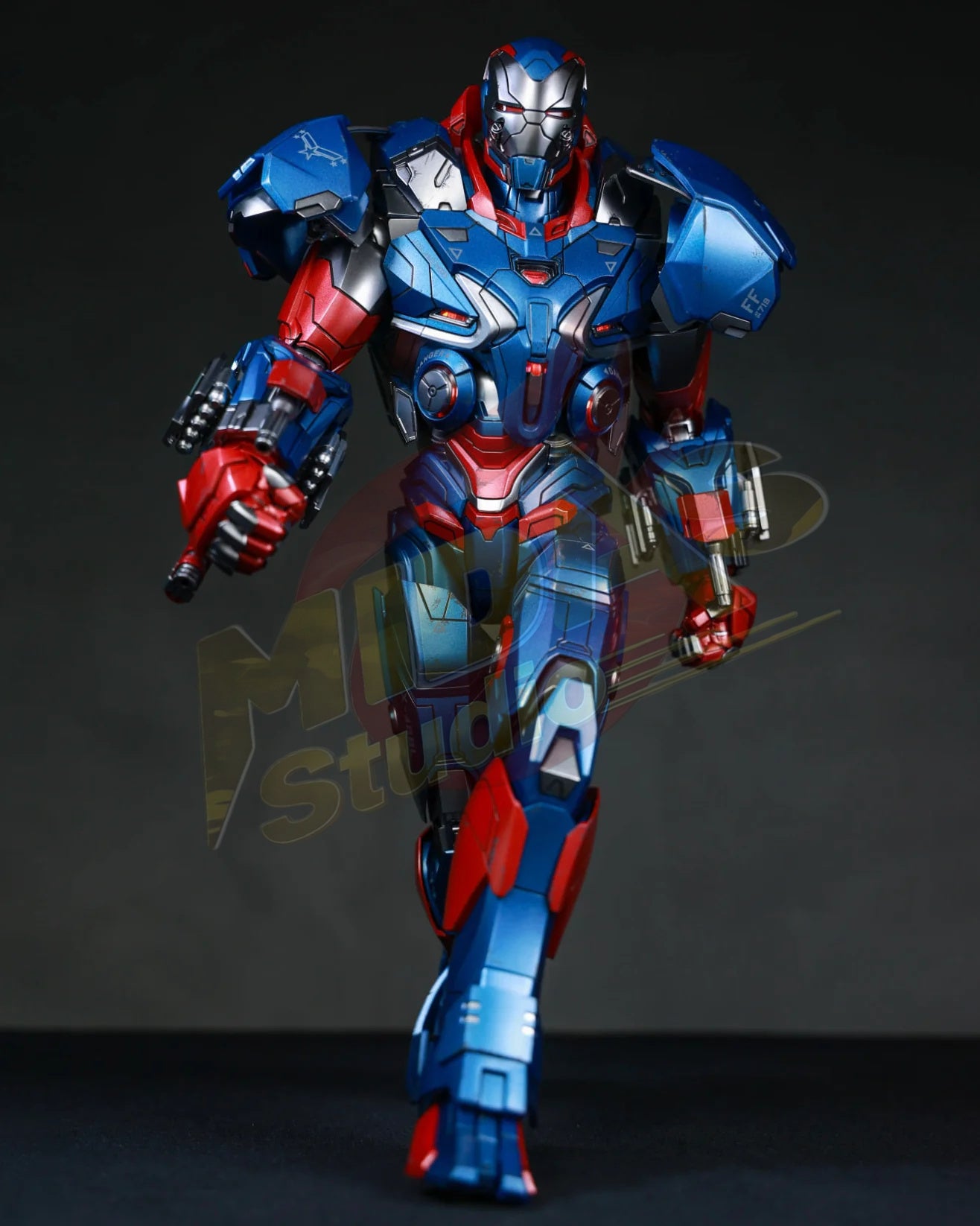 Brand New🔥 Hot Toys MMS547D34 Avengers Endgame Iron Patriot 1/6 Scale Collectible Figure Set
