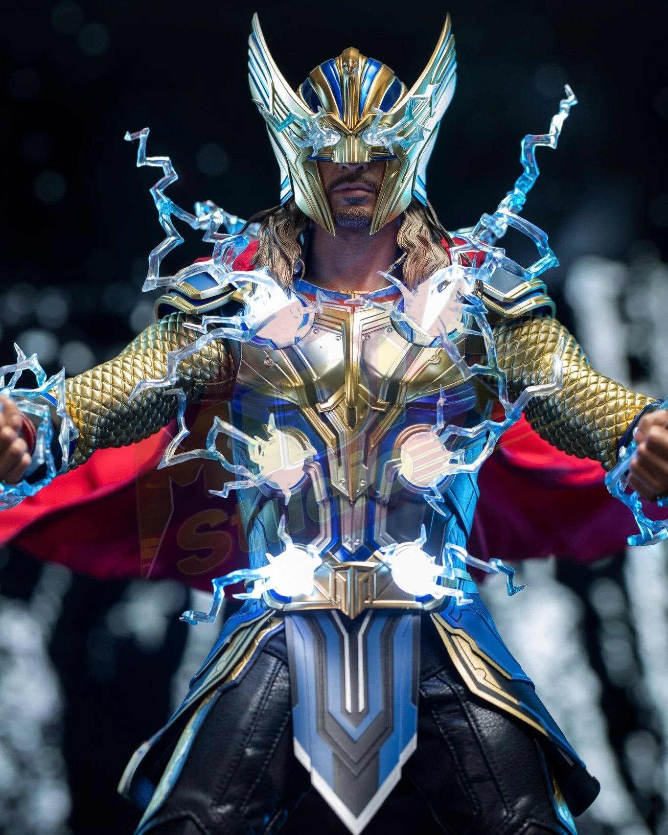 Brand New🔥 Hot Toys 1/6 Scale Marvel Thor: Love and Thunder - Thor Collectible Figure (Deluxe Edition, MMS656)