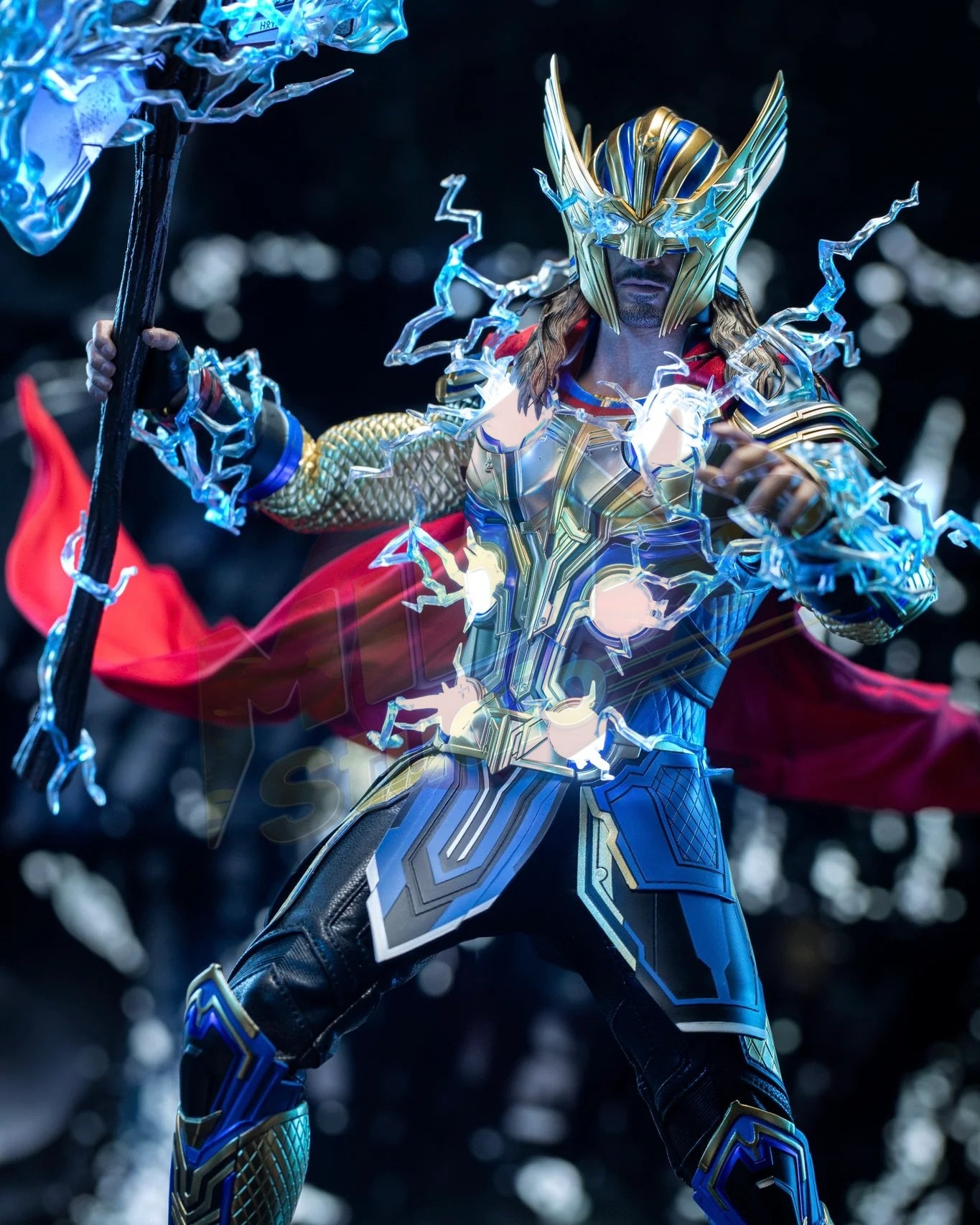 Brand New🔥 Hot Toys 1/6 Scale Marvel Thor: Love and Thunder - Thor Collectible Figure (Deluxe Edition, MMS656)