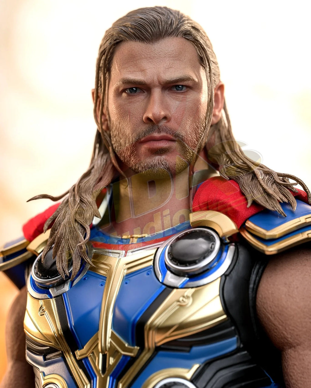 Brand New🔥 Hot Toys 1/6 Scale Marvel Thor: Love and Thunder - Thor Collectible Figure (Deluxe Edition, MMS656)