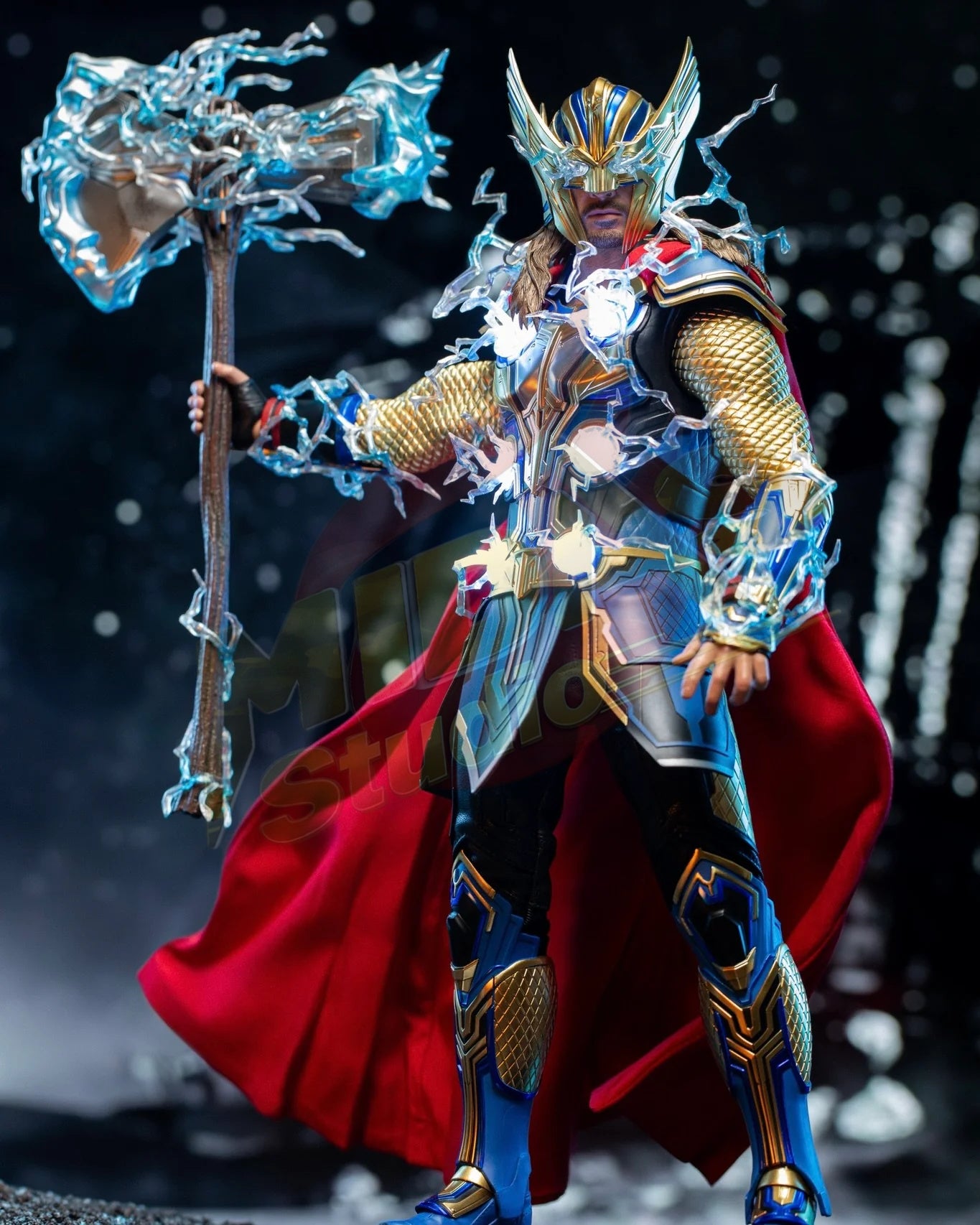 Brand New🔥 Hot Toys 1/6 Scale Marvel Thor: Love and Thunder - Thor Collectible Figure (Deluxe Edition, MMS656)