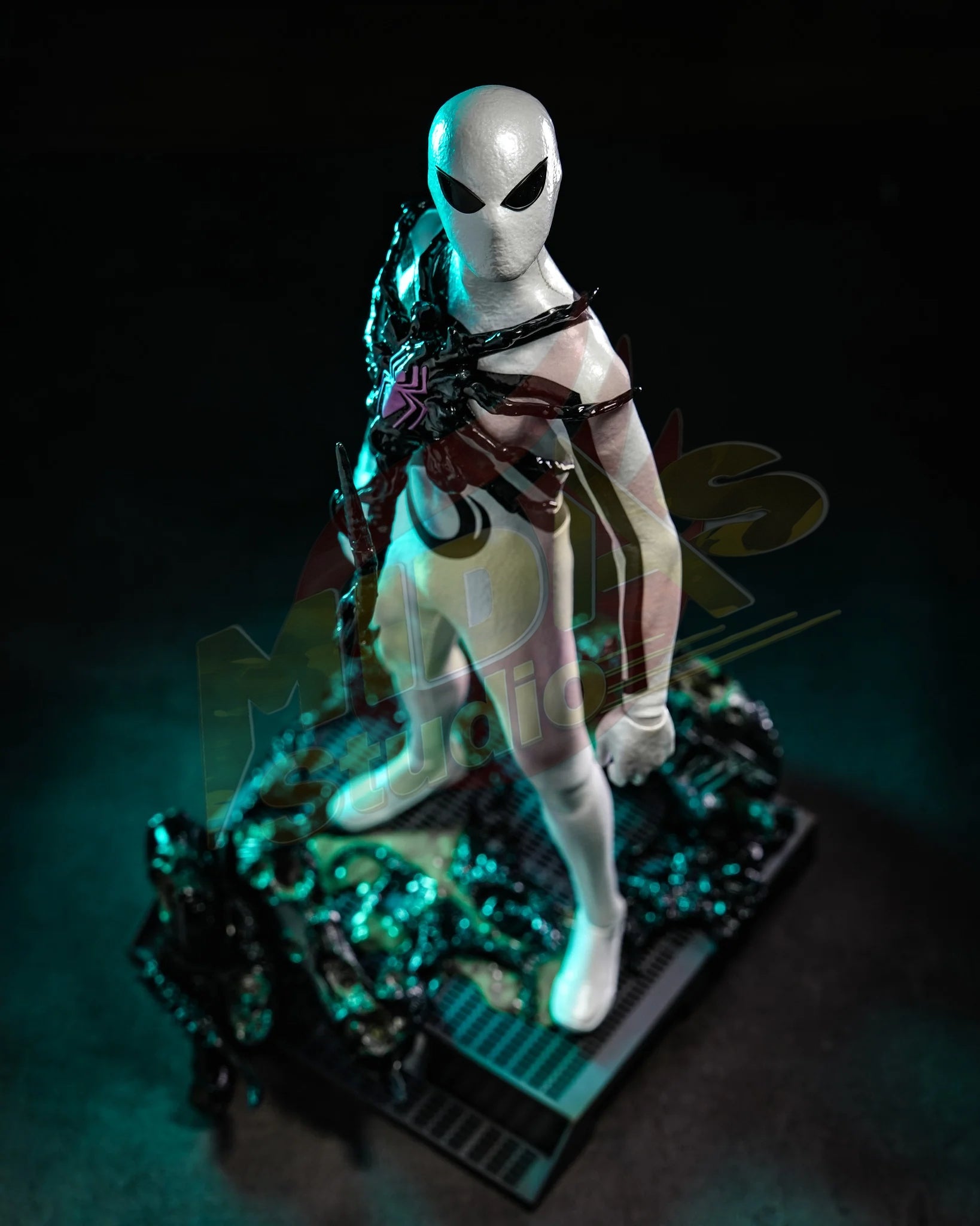 Brand New🔥 Hot Toys CMS027 Aliens Vs. Avengers Miles Morales (Aliens Vs. Avengers Suit) Exclusive 1/6 Scale Collectible Figure Set