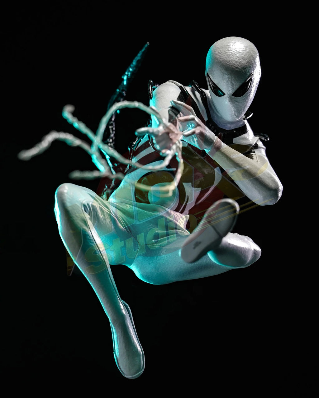 Brand New🔥 Hot Toys CMS027 Aliens Vs. Avengers Miles Morales (Aliens Vs. Avengers Suit) Exclusive 1/6 Scale Collectible Figure Set