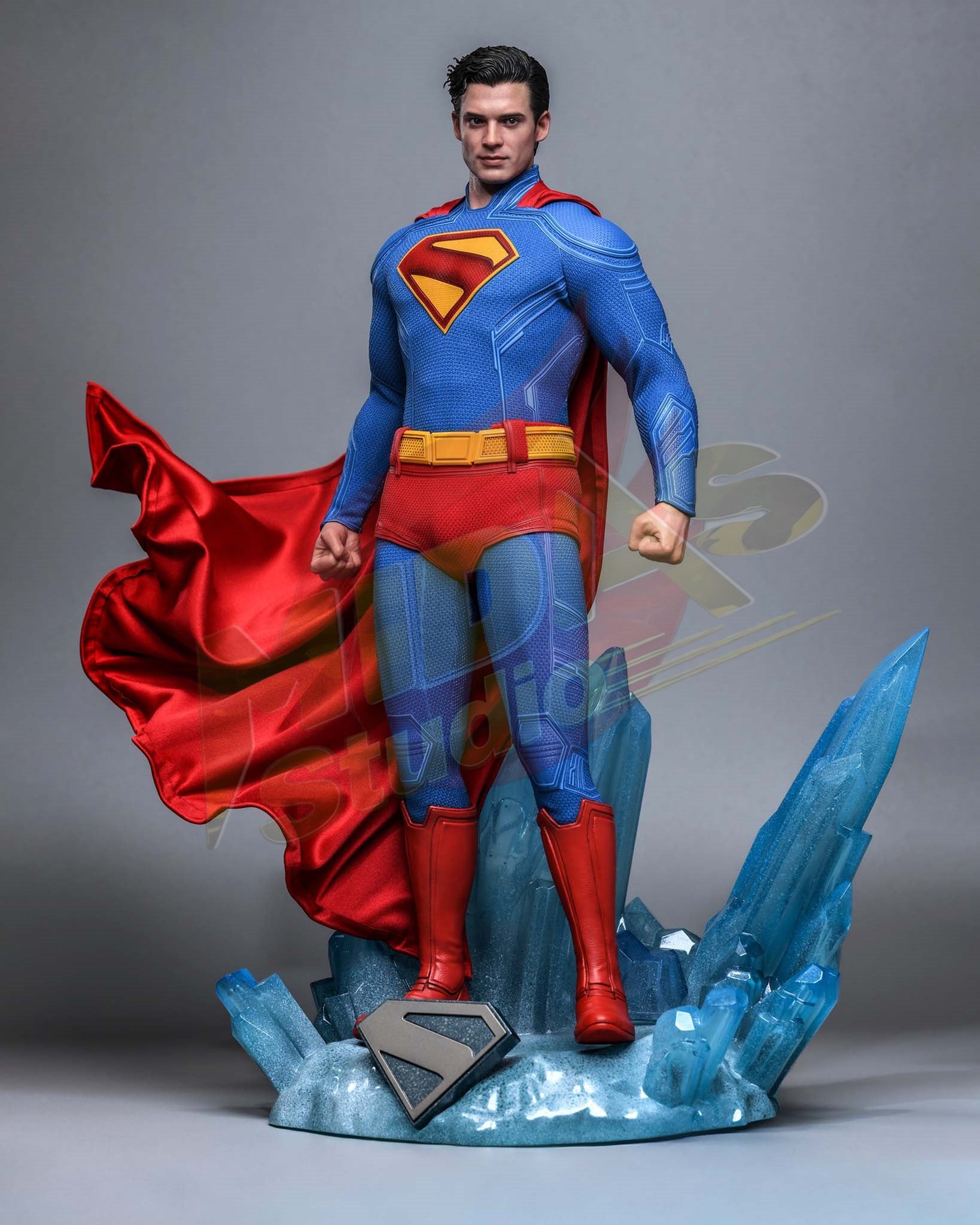 Brand New🔥 Hot Toys 1/6 Scale Superman - Superman & Krypto Collectible Set (MMS812)