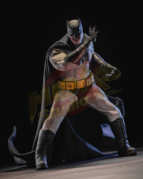 Brand New🔥 Hot Toys 1/6 Scale DC Comic: Batman - The Dark Knight Returns Batman Collectible Figure (CMS024)