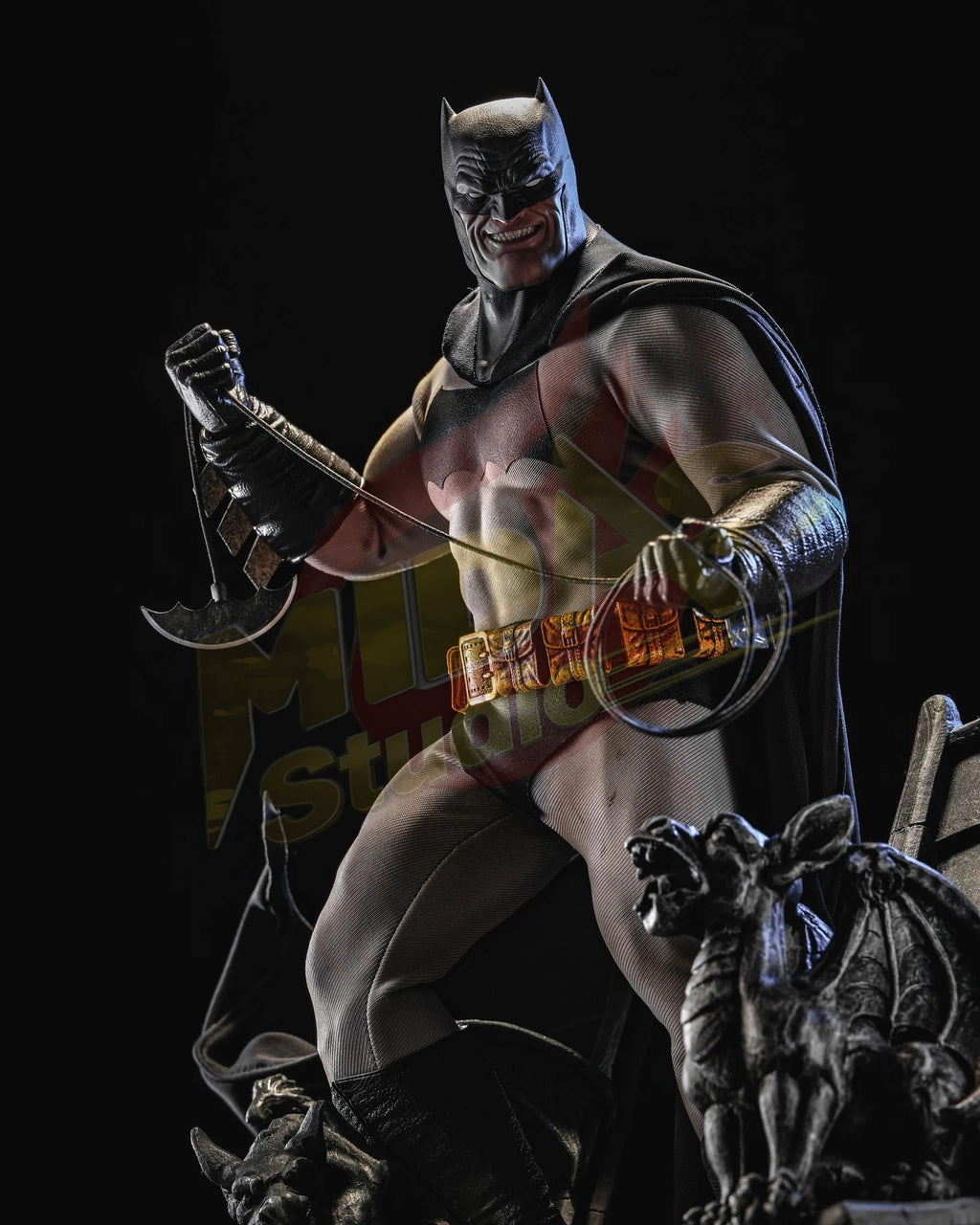 Brand New🔥 Hot Toys 1/6 Scale DC Comic: Batman - The Dark Knight Returns Batman Collectible Figure (CMS024)
