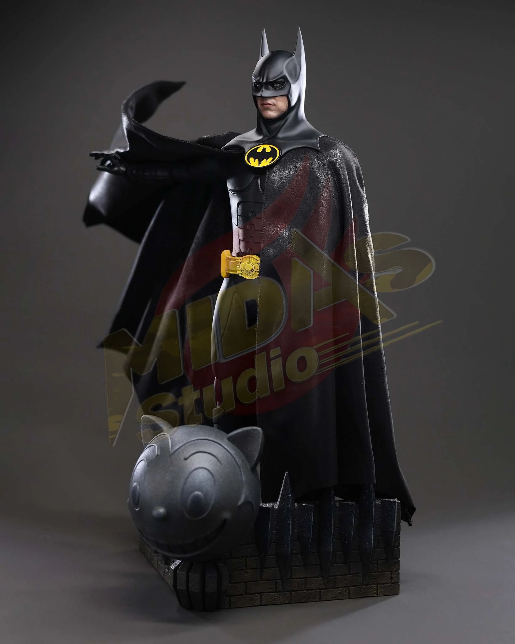 Brand New🔥 Hot Toys 1/6 Scale Batman Returns - Batman Collectible Figure (Deluxe Version, MMS770)