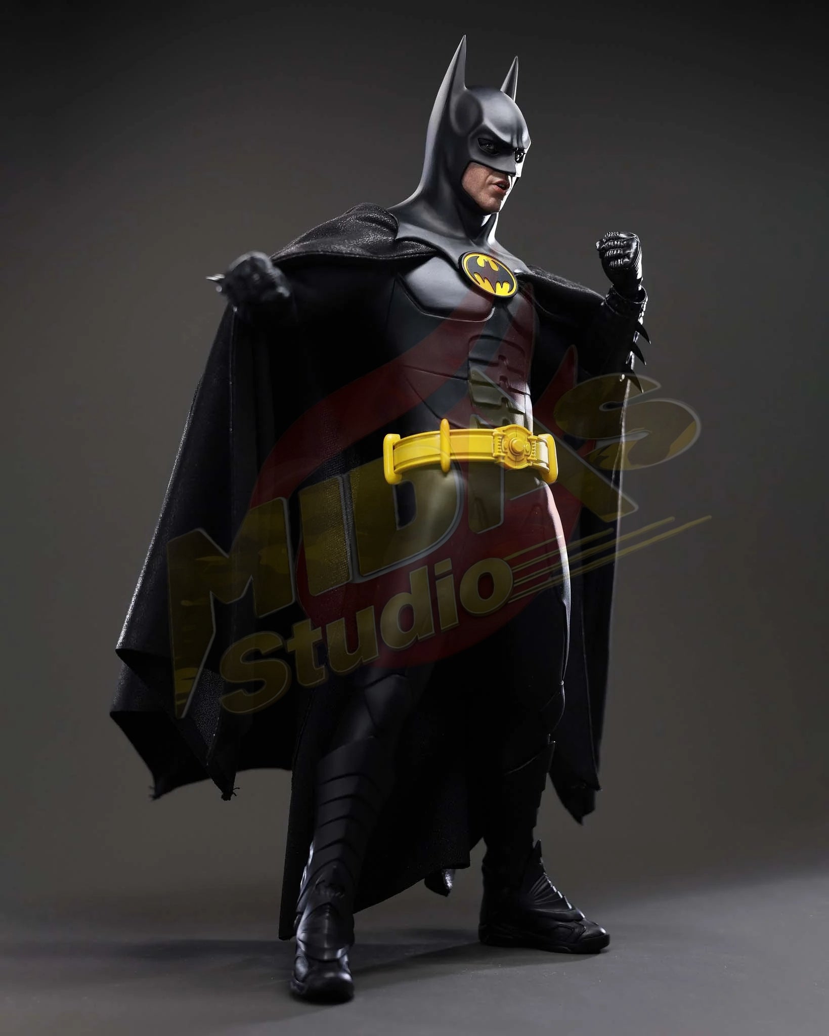Brand New🔥 Hot Toys 1/6 Scale Batman Returns - Batman Collectible Figure (Deluxe Version, MMS770)