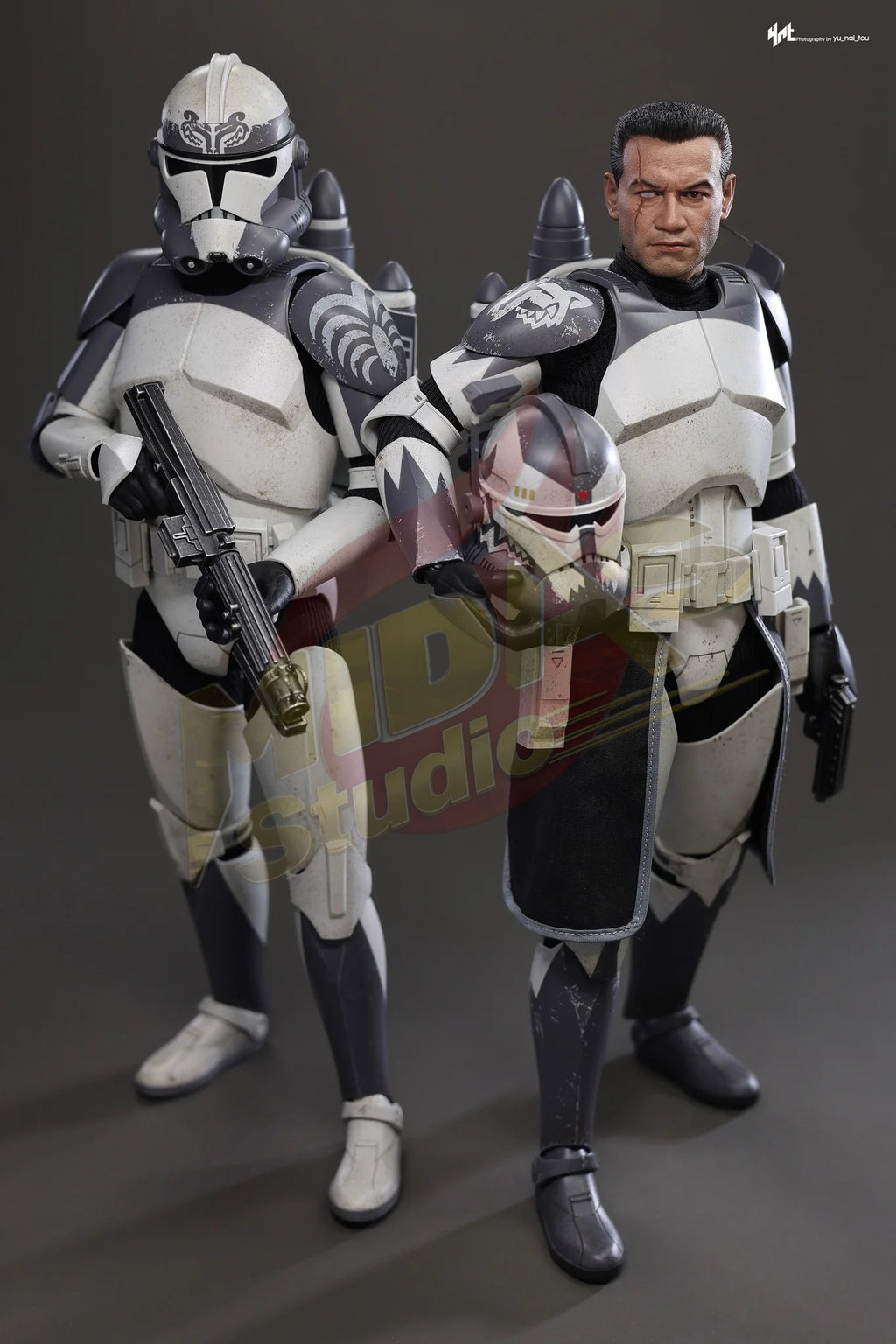 Brand New🔥 Hot Toys 1/6 Scale Star Wars: The Clone Wars - Clone Commander Wolffe Collectible Figure (TMS141)