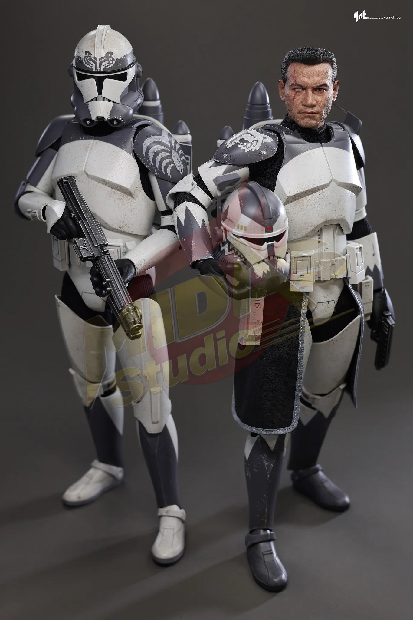 Brand New🔥 Hot Toys 1/6 Scale Star Wars: The Clone Wars - Clone Commander Wolffe Collectible Figure (TMS141)