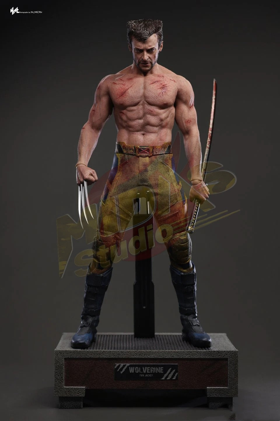 Brand New🔥 Hot Toys 1/6 Scale Marvel: Deadpool & Wolverine - Wolverine (Jacket Version) Collectible Figure (MMS756)