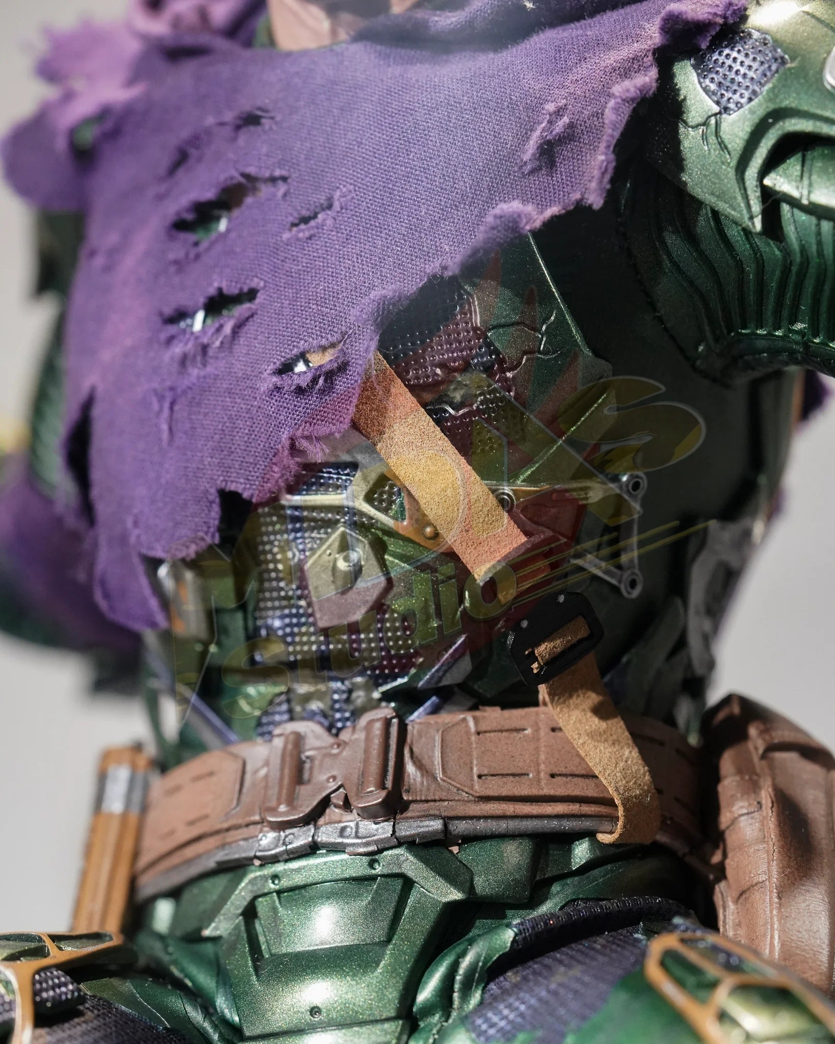 Brand New🔥 Hot Toys 1/6 Scale Spider-Man: No Way Home Green Goblin (Upgraded Suit) Collectible Figure (MMS674)