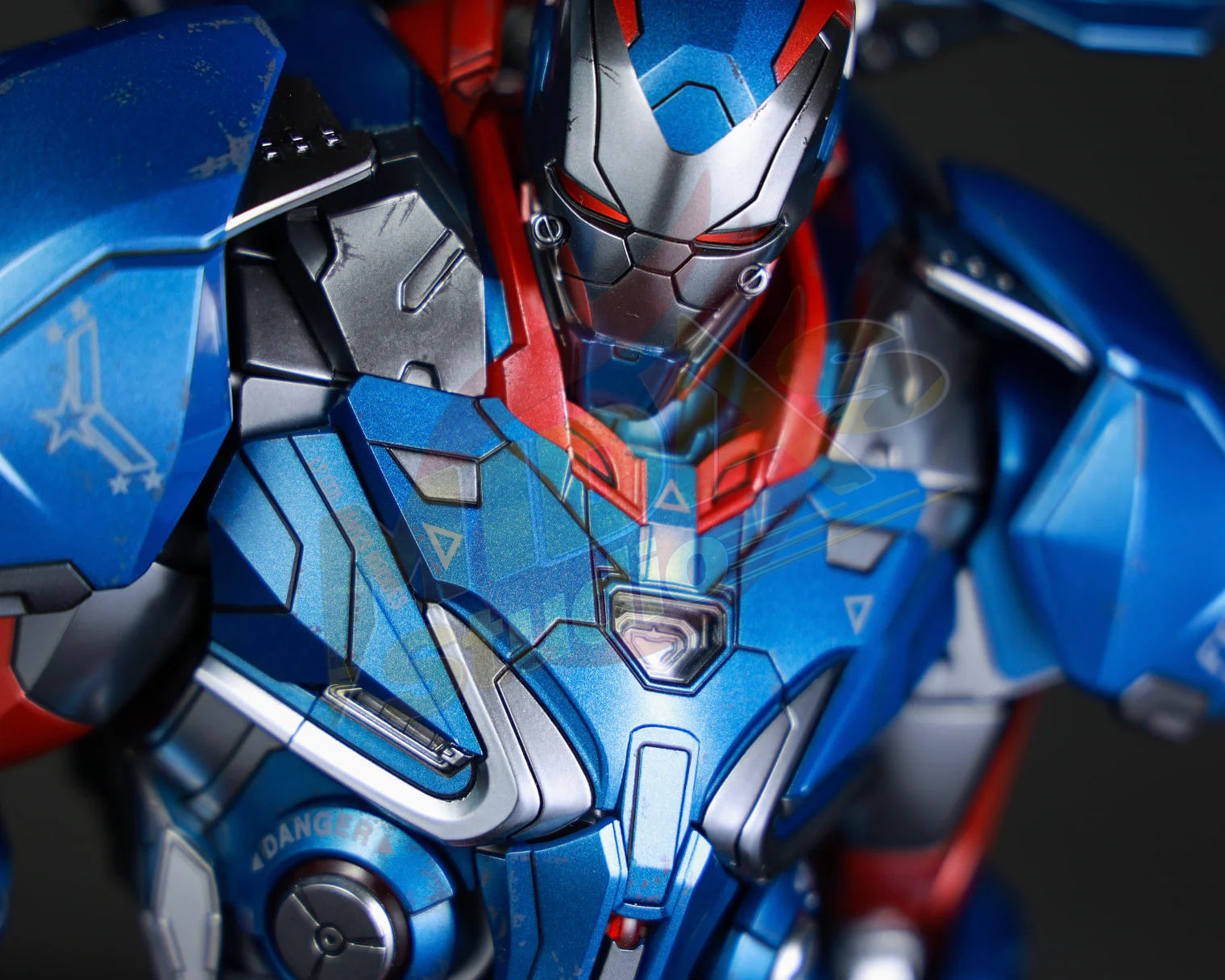 Brand New🔥 Hot Toys MMS547D34 Avengers Endgame Iron Patriot 1/6 Scale Collectible Figure Set
