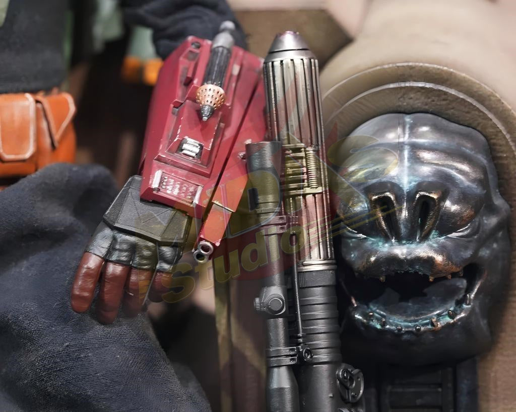 Brand New🔥 Hot Toys 1/6 Scale Star Wars: The Mandalorian Boba Fett (Repaint Armor and Throne) Collectible Figure (Special Edition, TMS056B)
