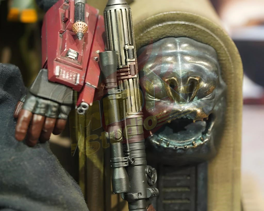 Brand New🔥 Hot Toys 1/6 Scale Star Wars: The Mandalorian Boba Fett (Repaint Armor and Throne) Collectible Figure (Special Edition, TMS056B)