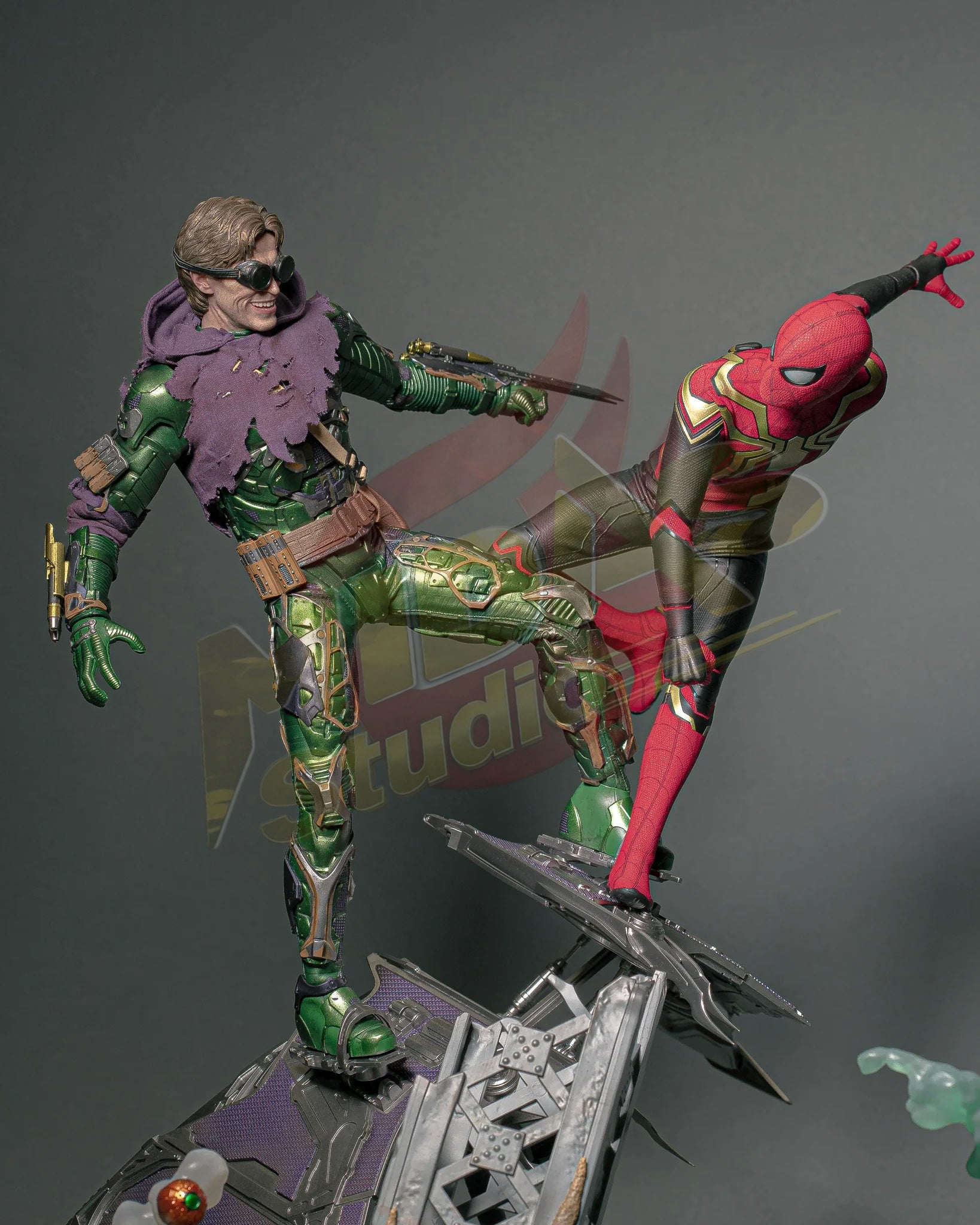 Brand New🔥 Hot Toys 1/6 Scale Spider-Man: No Way Home Green Goblin (Upgraded Suit) Collectible Figure (MMS674)