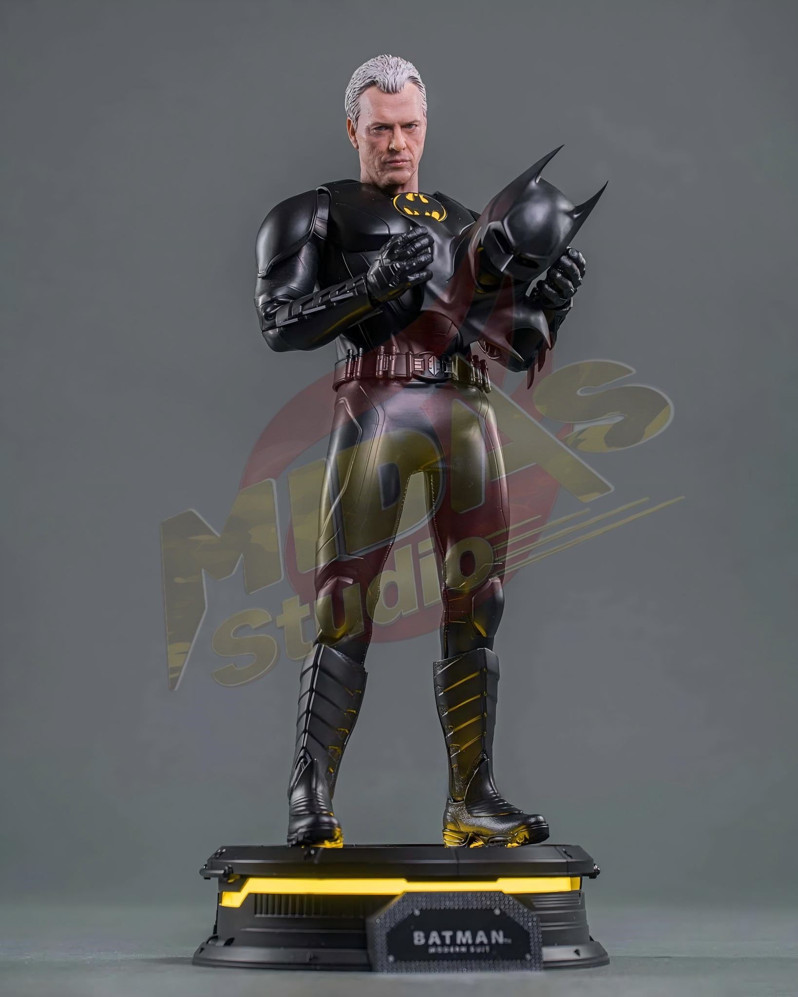 Brand New🔥 Hot Toys 1/6 Scale The Flash – Batman (Modern Suit) Collectible Figure (MMS712)