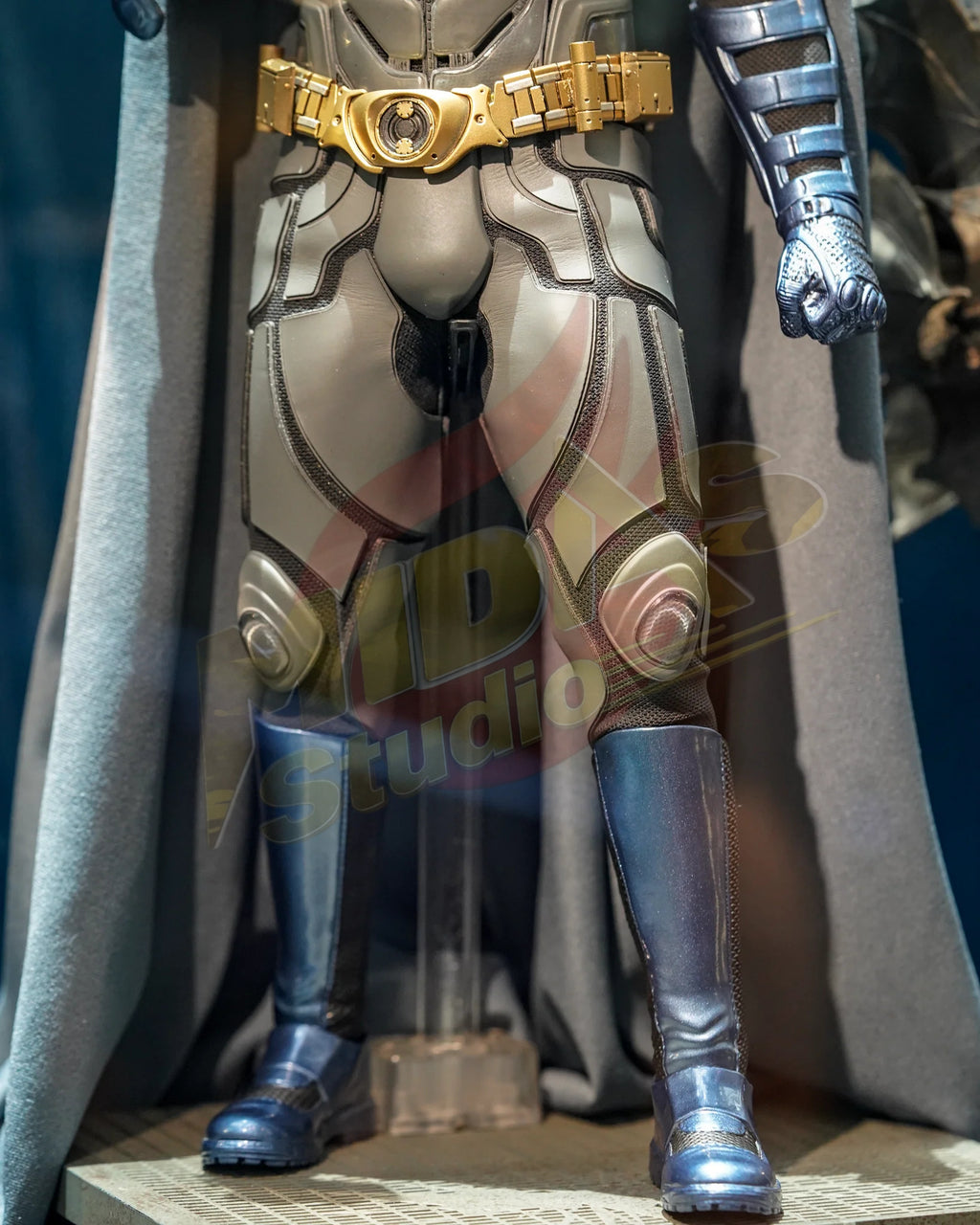 Brand New🔥 Hot Toys 1/6 Scale WB 100 Batman Collectible Figure (Exclusive Edition, Worldwide 500PCS, MMS697)