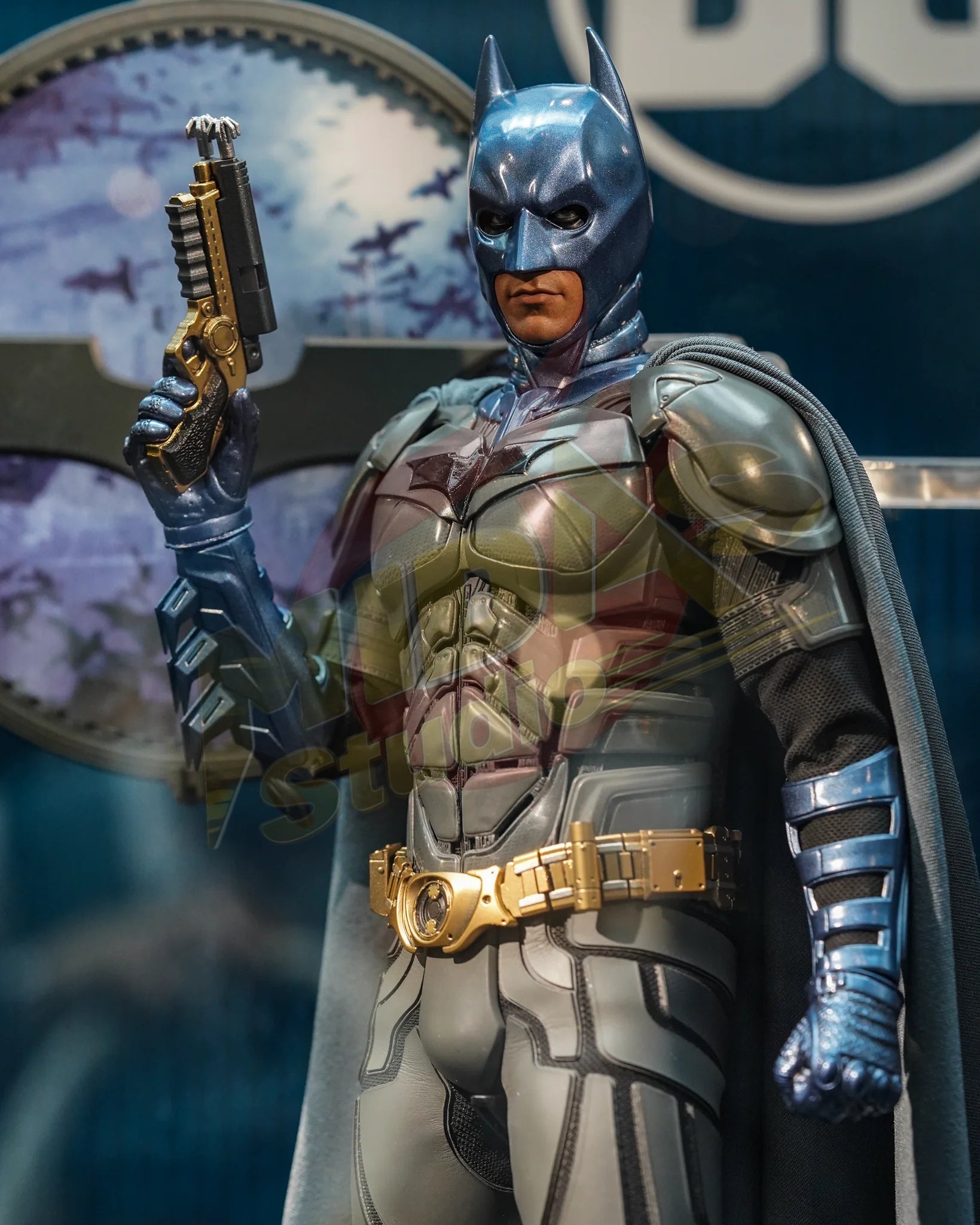 Brand New🔥 Hot Toys 1/6 Scale WB 100 Batman Collectible Figure (Exclusive Edition, Worldwide 500PCS, MMS697)