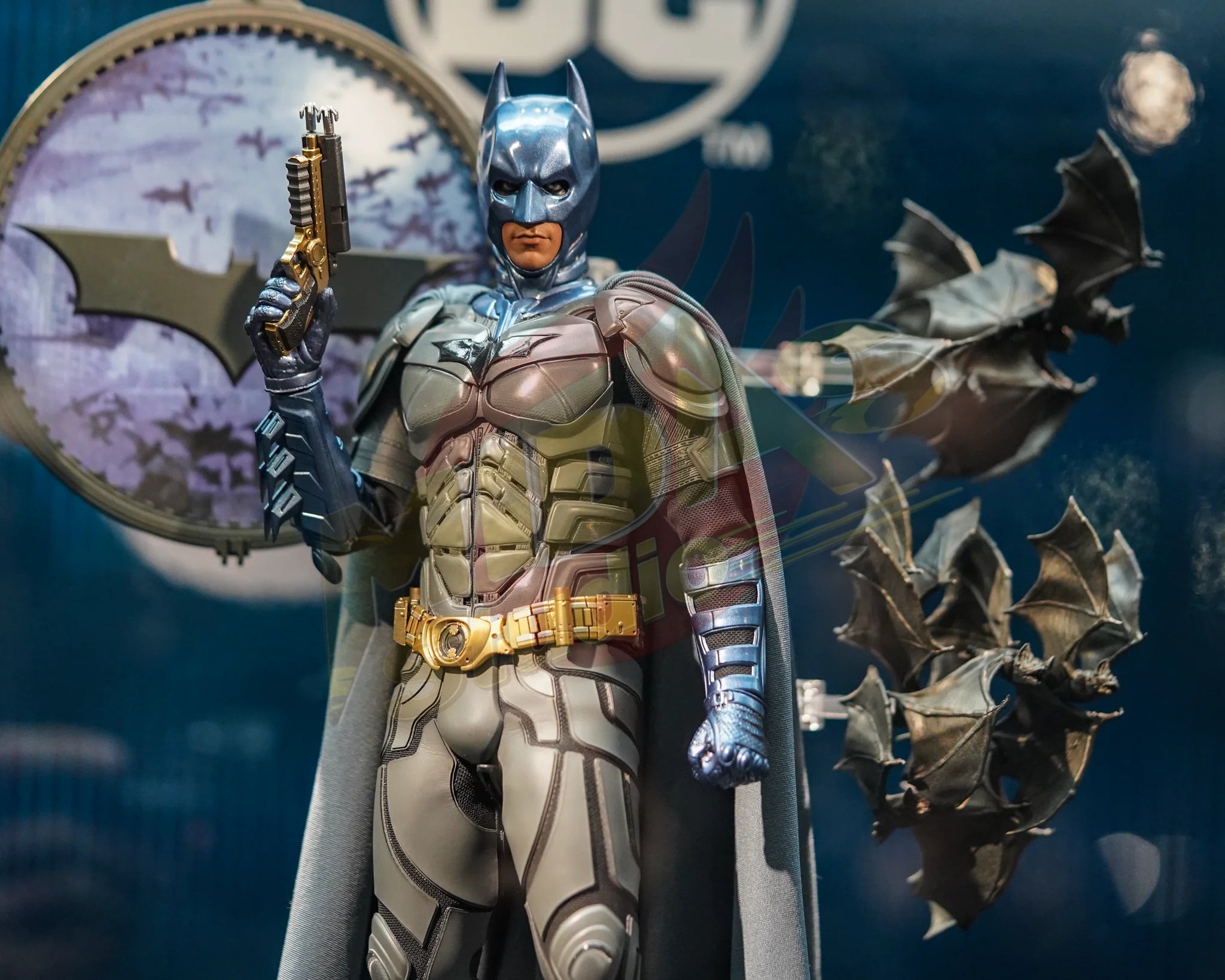 Brand New🔥 Hot Toys 1/6 Scale WB 100 Batman Collectible Figure (Exclusive Edition, Worldwide 500PCS, MMS697)