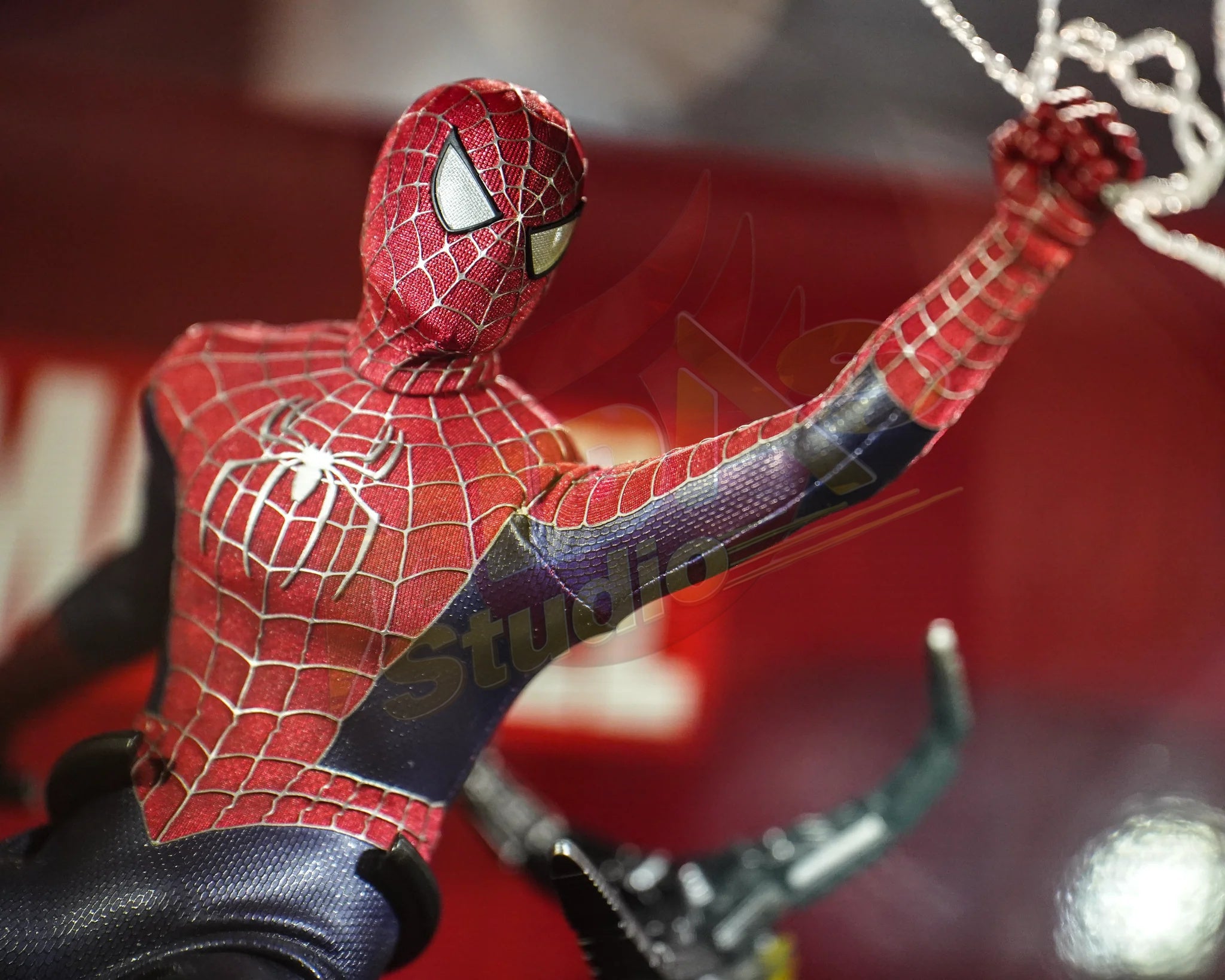 Brand New🔥 Hot Toys 1/6 Scale Spider-Man No Way Home Friendly Neighborhood Spider-Man (Regular Edition, MMS661) Collectible Figure