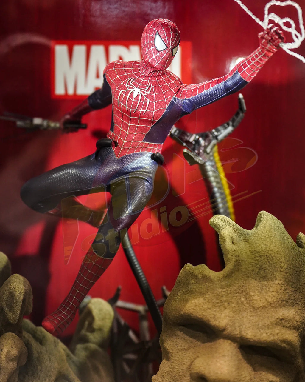 Brand New🔥 Hot Toys 1/6 Scale Spider-Man No Way Home Friendly Neighborhood Spider-Man (Regular Edition, MMS661) Collectible Figure
