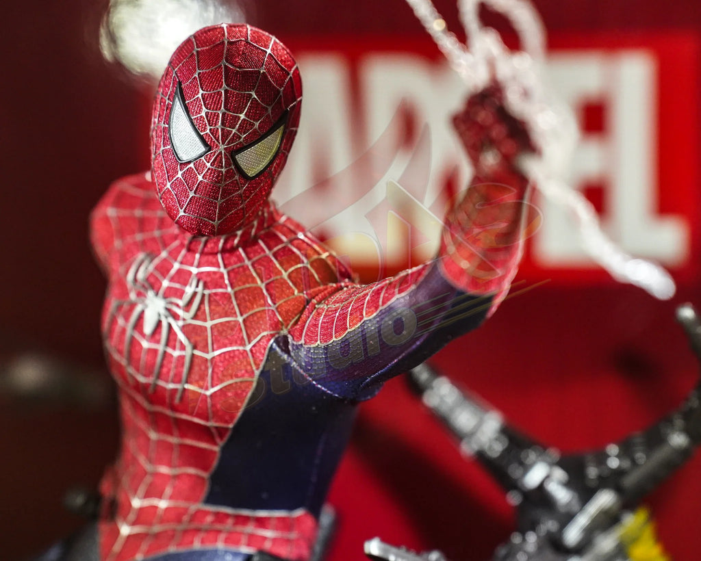 Brand New🔥 Hot Toys 1/6 Scale Spider-Man: No Way Home Friendly Neighborhood Spider-Man Collectible Figure (Deluxe Version, Special Edition, MMS662B)