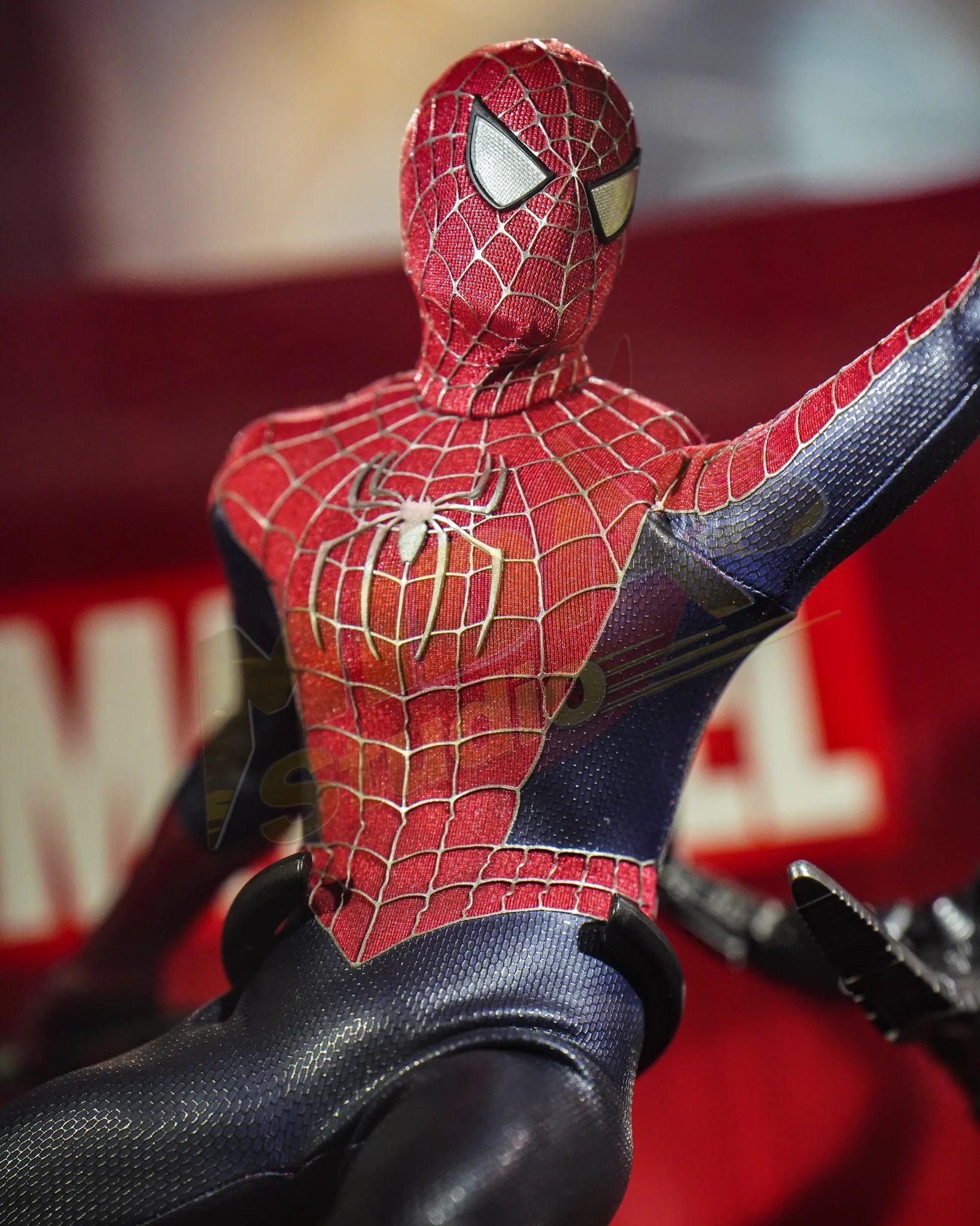 Brand New🔥 Hot Toys 1/6 Scale Spider-Man No Way Home Friendly Neighborhood Spider-Man (Regular Edition, MMS661) Collectible Figure