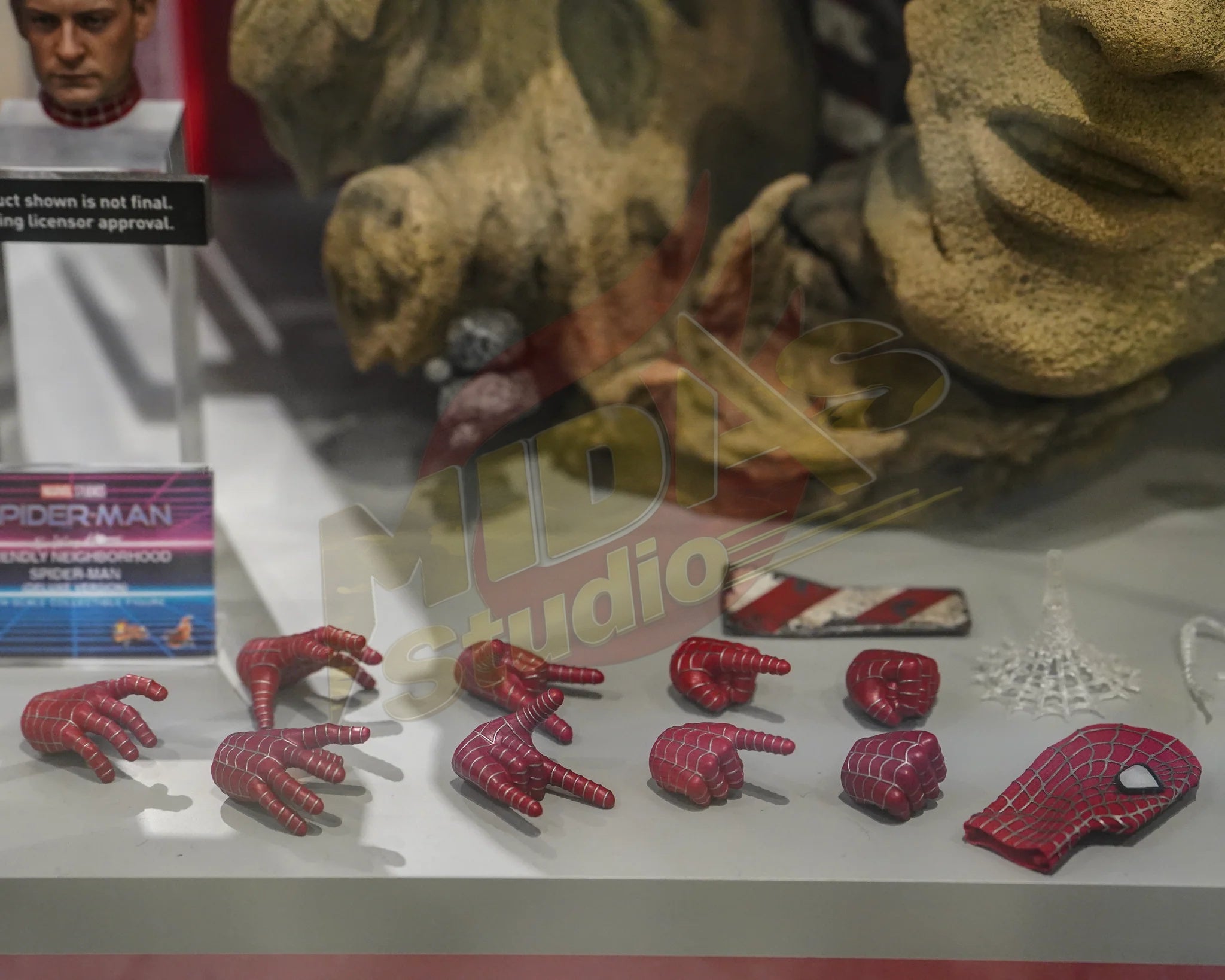 Brand New🔥 Hot Toys 1/6 Scale Spider-Man: No Way Home Friendly Neighborhood Spider-Man Collectible Figure (Deluxe Version, Special Edition, MMS662B)