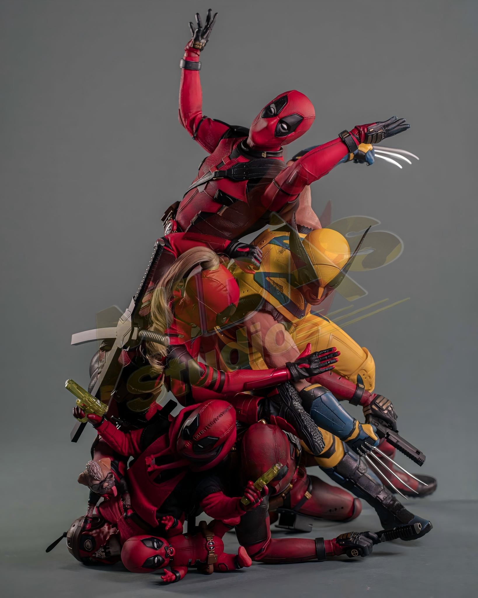 Brand New🔥 Hot Toys 1/6 Scale Deadpool and Wolverine Wolverine (Deluxe Edition, MMS754) Collectible Figure