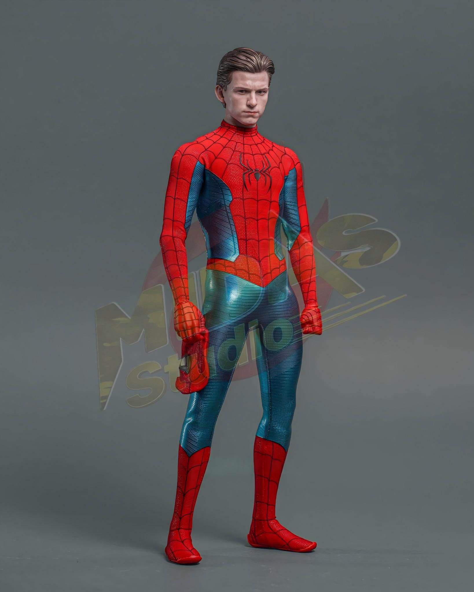Brand New🔥 Hot Toys 1/6 Scale Spider-Man: No Way Home Spider-Man (New Red and Blue Suit) Collectible Figure (Deluxe Edition, MMS680)