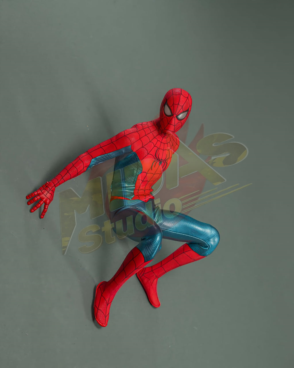 Brand New🔥 Hot Toys 1/6 Scale Spider-Man: No Way Home Spider-Man (Red and Blue Suit) Collectible Figure (Regular Edition, MMS679)