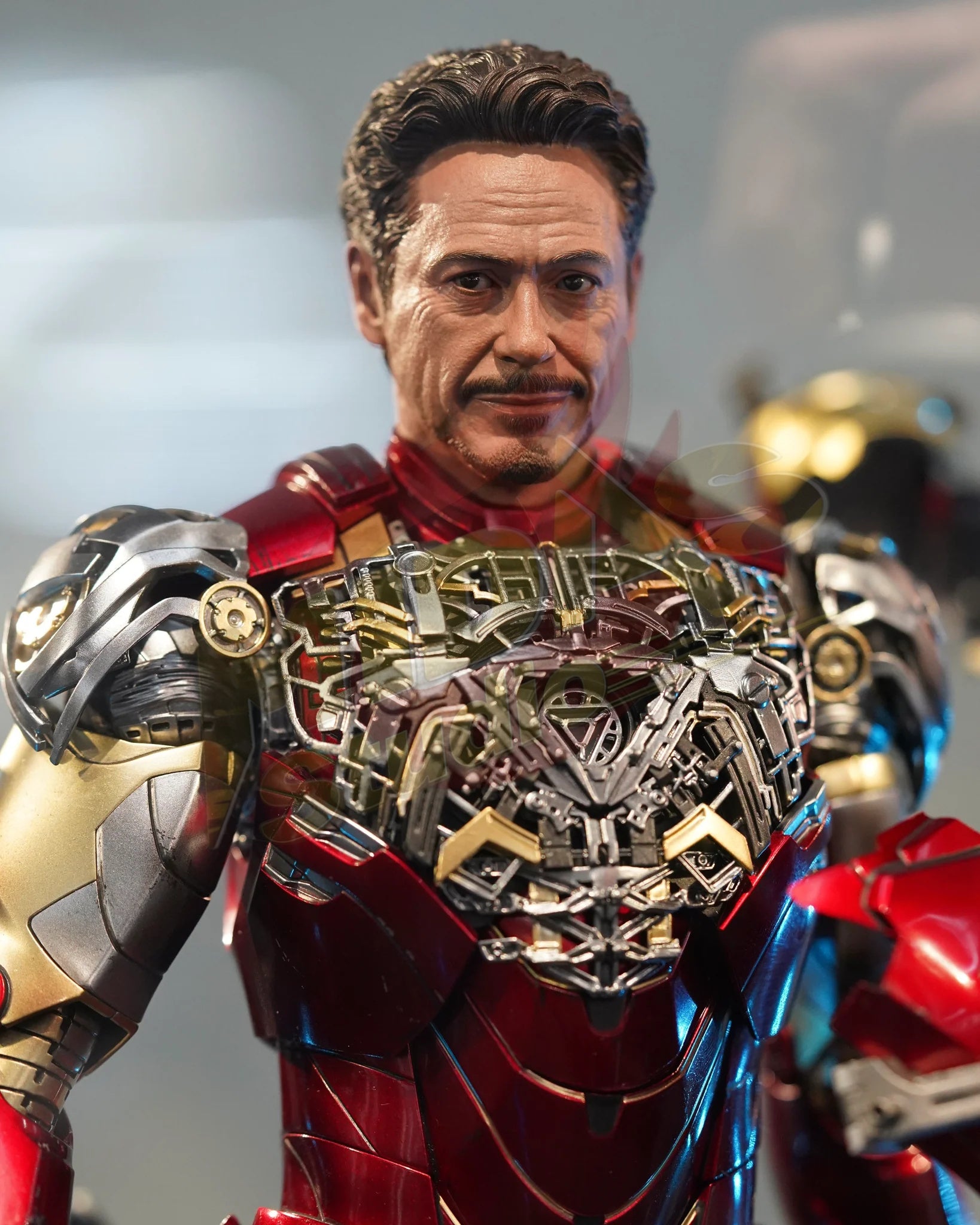 Brand New🔥 Hot Toys 1/6 Scale The Avengers - Iron Man Mark VI (2.0) Collectible Figure (MMS687D52)