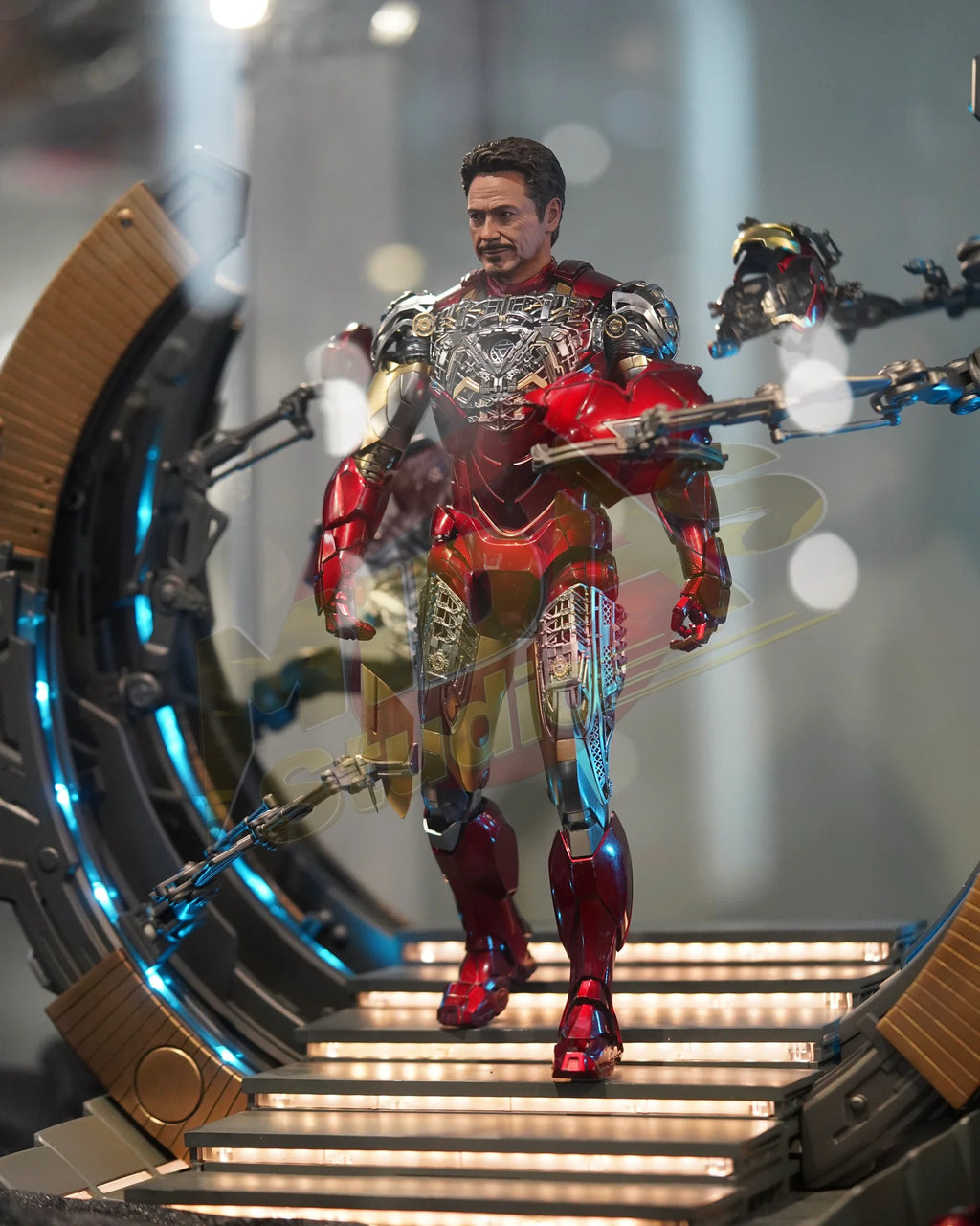 Brand New🔥 Hot Toys 1/6 Scale The Avengers - Iron Man Mark VI (2.0) With Suit Up Gantry Collectible Set (MMS688D53)