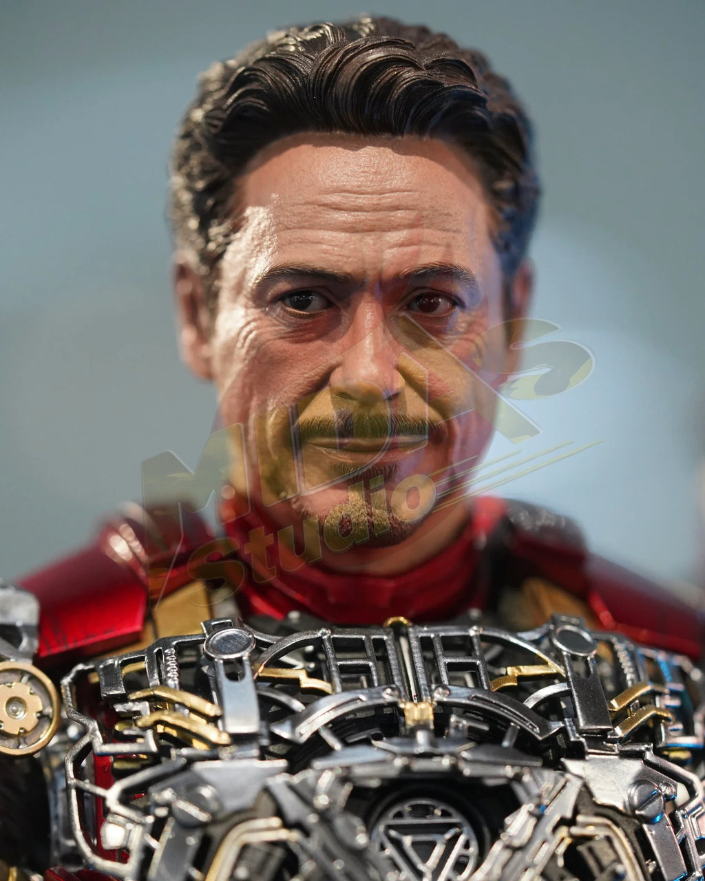 Brand New🔥 Hot Toys 1/6 Scale The Avengers - Iron Man Mark VI (2.0) With Suit Up Gantry Collectible Set (MMS688D53)