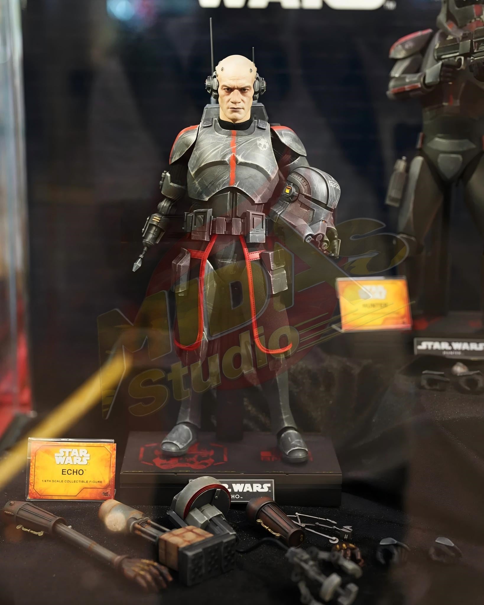 Brand New🔥 Hot Toys 1/6 Scale Star Wars: The Bad Batch - Echo Collectible Figure (TMS042)