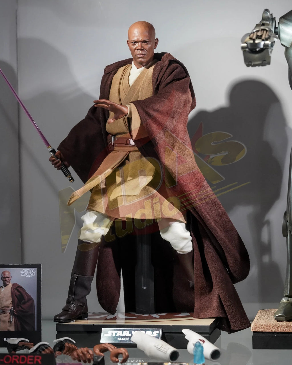 Brand New🔥 Hot Toys 1/6 Scale Star Wars: Attack of the Clones Mace Windu Collectible Figure (MMS681)