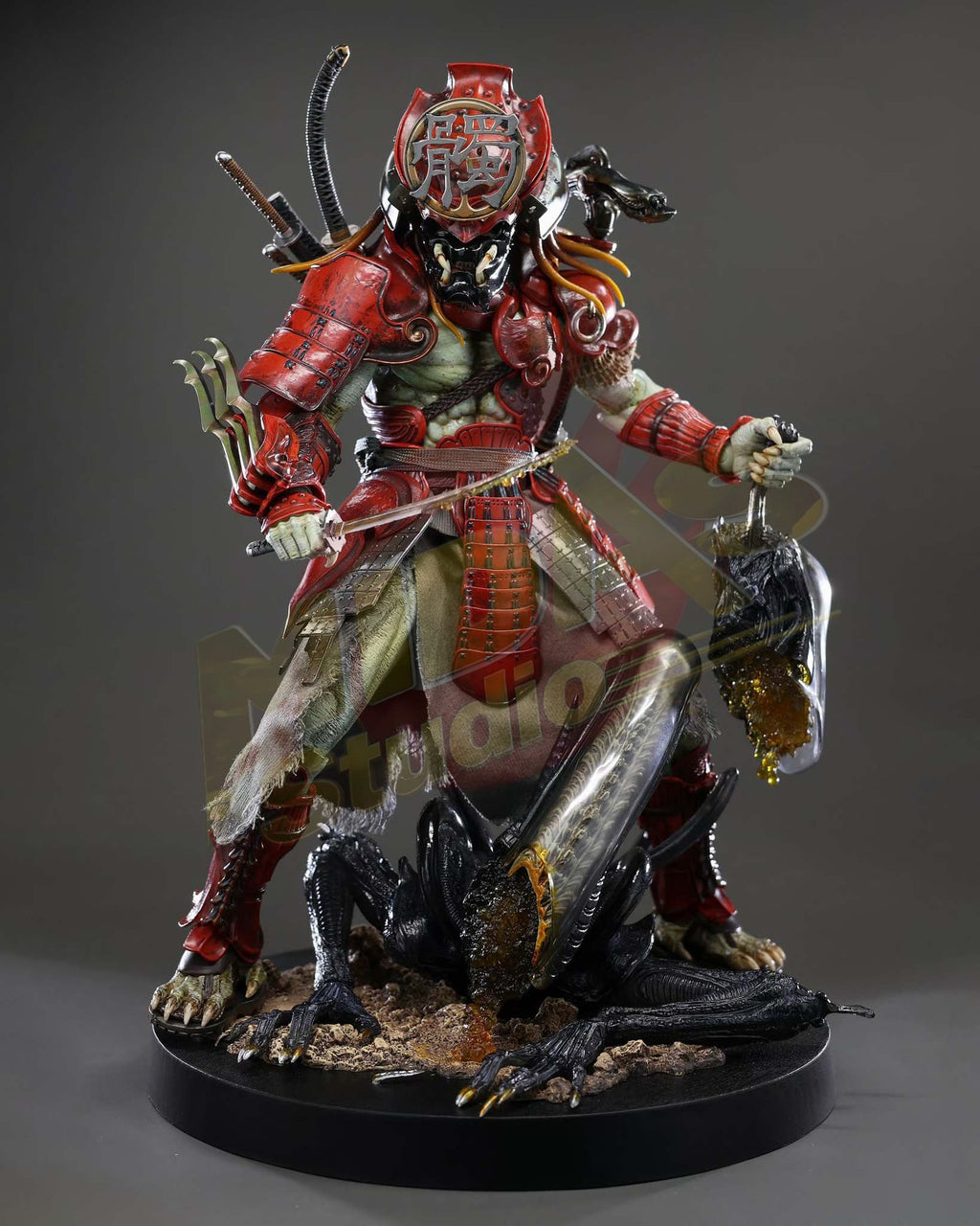 Brand New🔥 Hot Toys 1/6 Scale Alien vs Predator - Akaoni Samurai Predator Collectible Figure (Special Edition, AC06B)