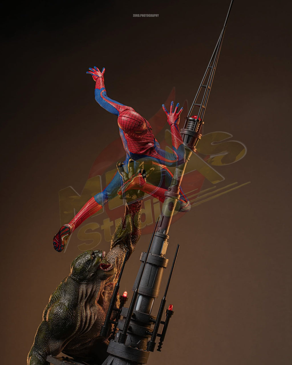 Brand New🔥 Hot Toys 1/6 Scale The Amazing Spider-Man Collectible Figure (Deluxe Version, Special Edition, MMS772B)