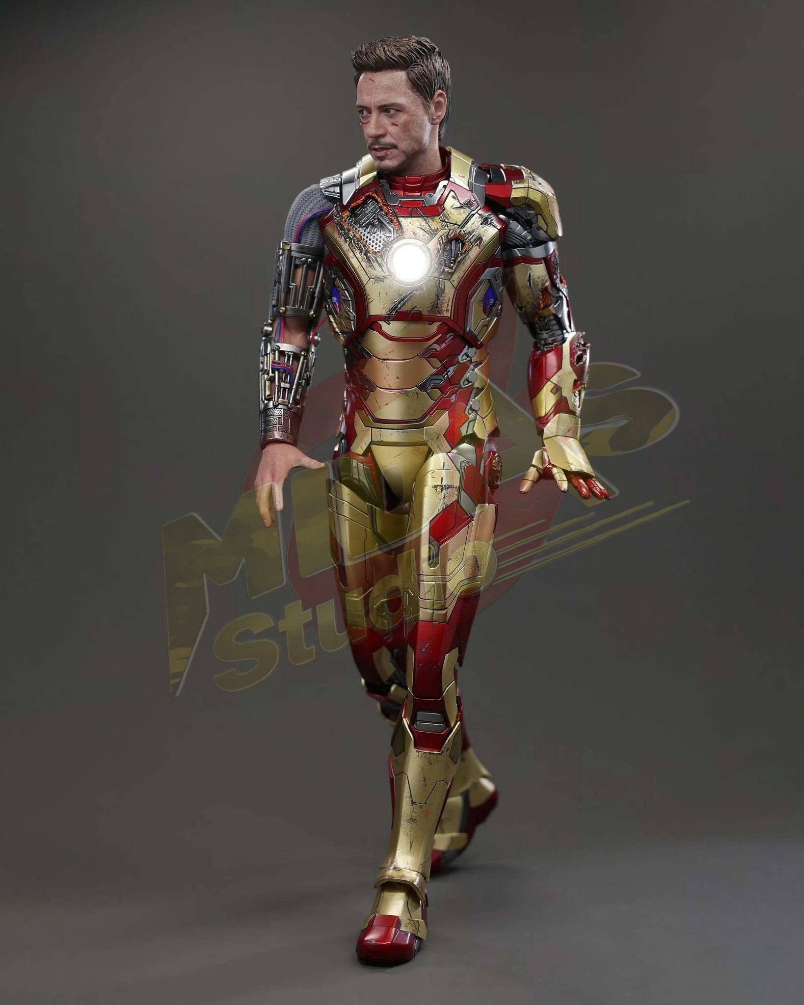 Brand New🔥 Hot Toys 1/6 Scale Marvel Iron Man 3 Iron Man Mark 42 (2.0) Collectible Figure (Deluxe Version, Special Edition, MMS759D66B)