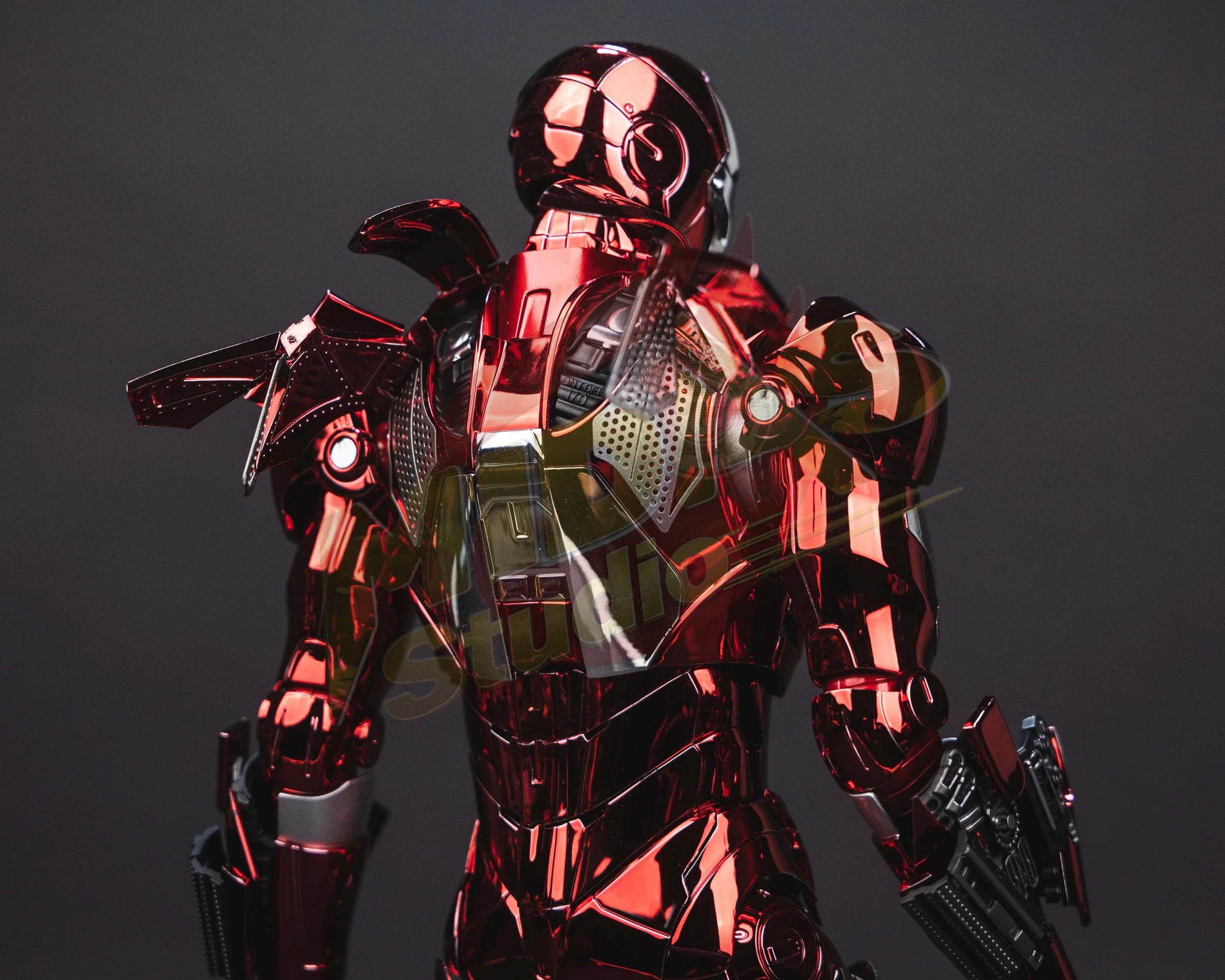 Brand New🔥 Hot Toys 1/6 Scale Iron Man Mark III (Red & Chrome Version) Collectible Figure (Exclusive Limited Edition, MMS744D64)