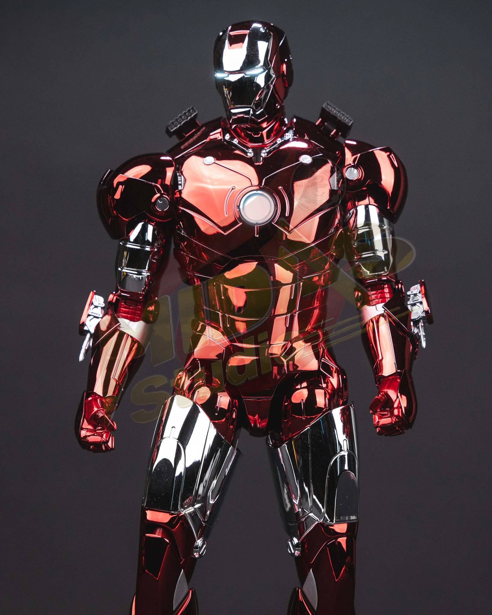Brand New🔥 Hot Toys 1/6 Scale Iron Man Mark III (Red & Chrome Version) Collectible Figure (Exclusive Limited Edition, MMS744D64)