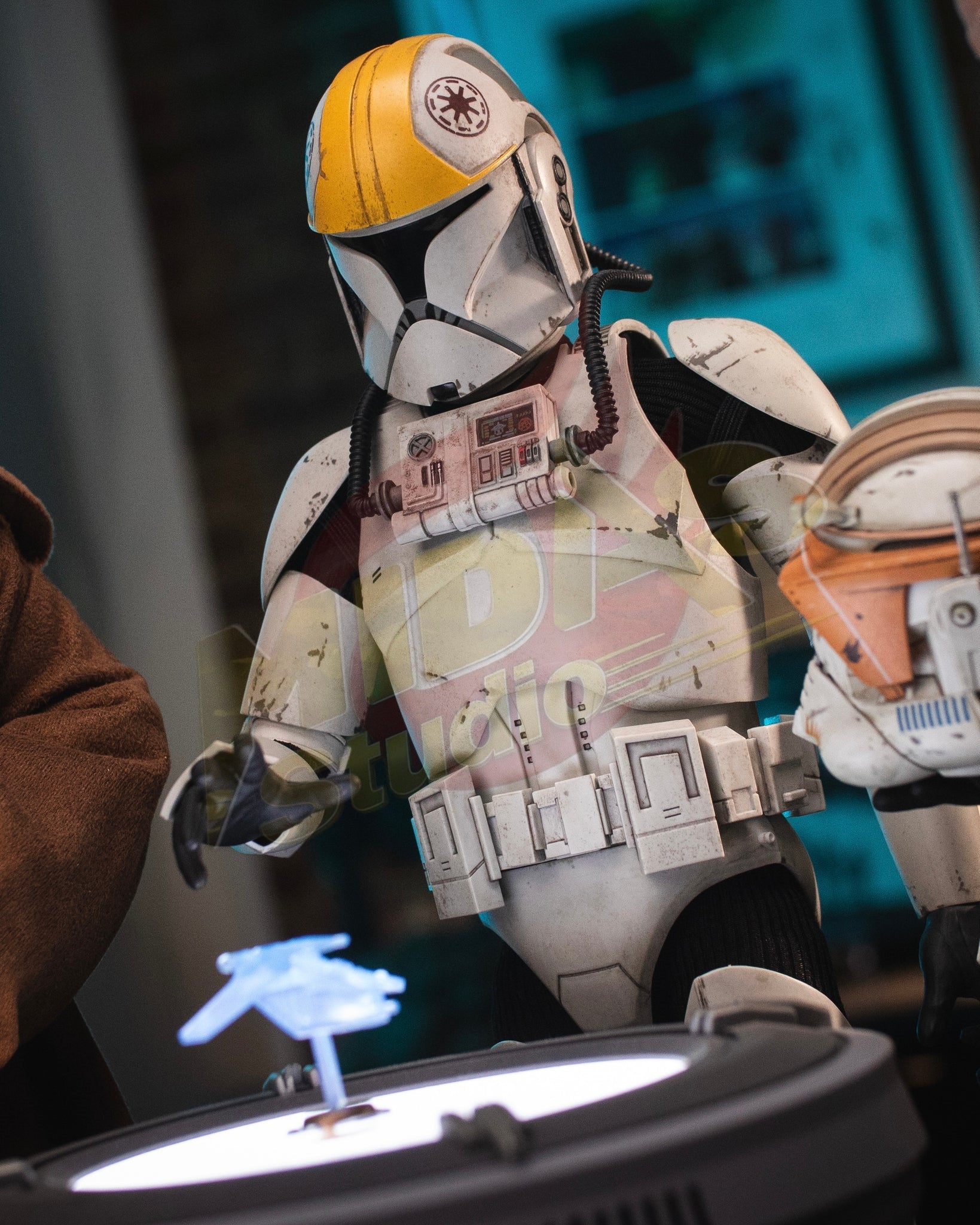 Brand New🔥 Hot Toys 1/6 Scale Star Wars: Attack of the Clones Clone Pilot Collectible Figure (MMS648)