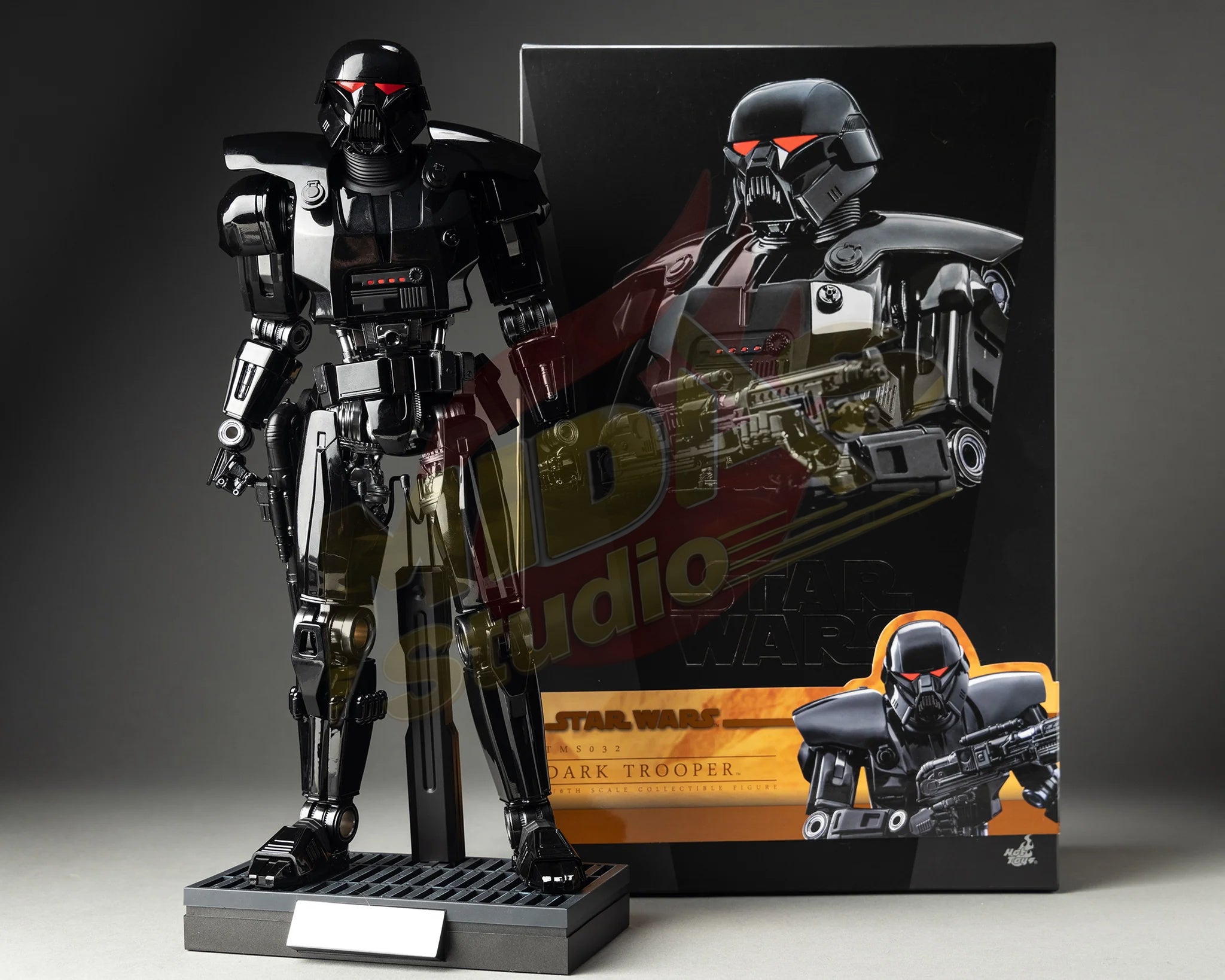 Brand New🔥 Hot Toys 1/6 Scale Star Wars: The Mandalorian Dark Trooper Collectible Figure (TMS032)