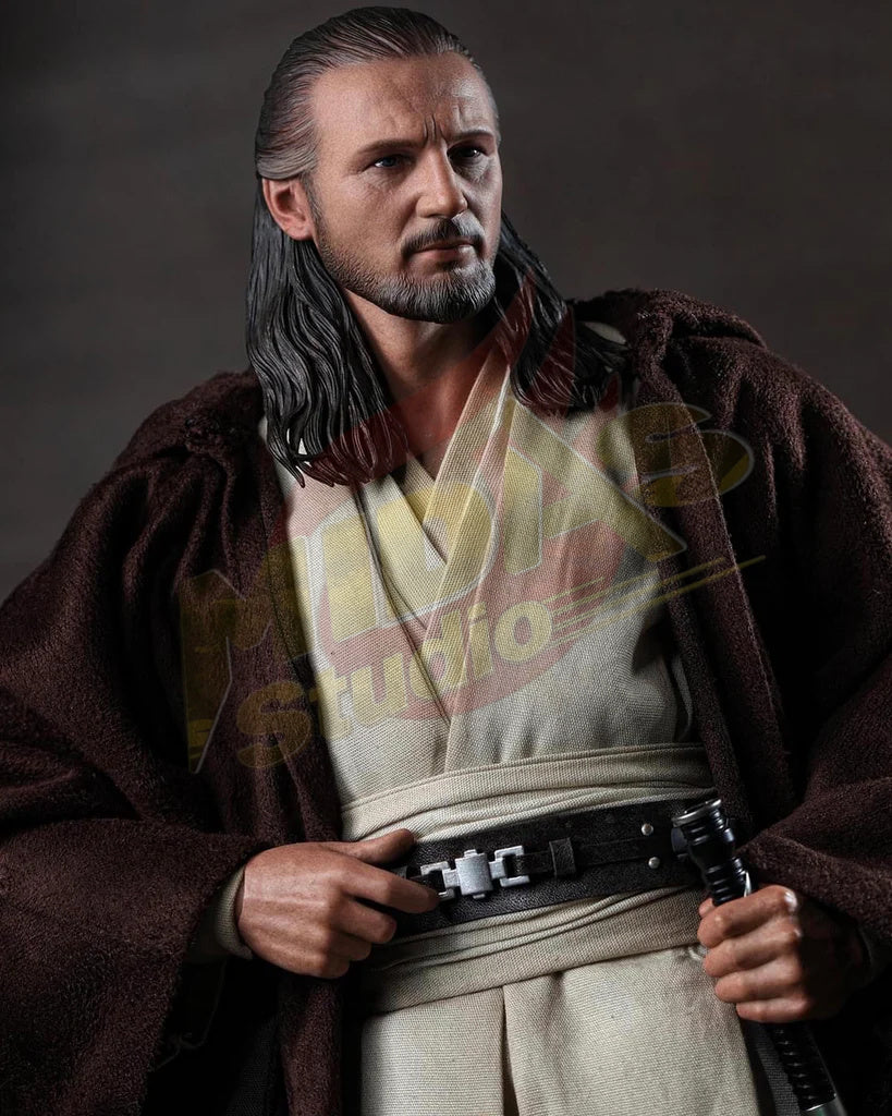 Brand New🔥 Hot Toys 1/6 Scale Star Wars: The Phantom Menace - Qui-Gon Jinn Collectible Figure (MMS525)