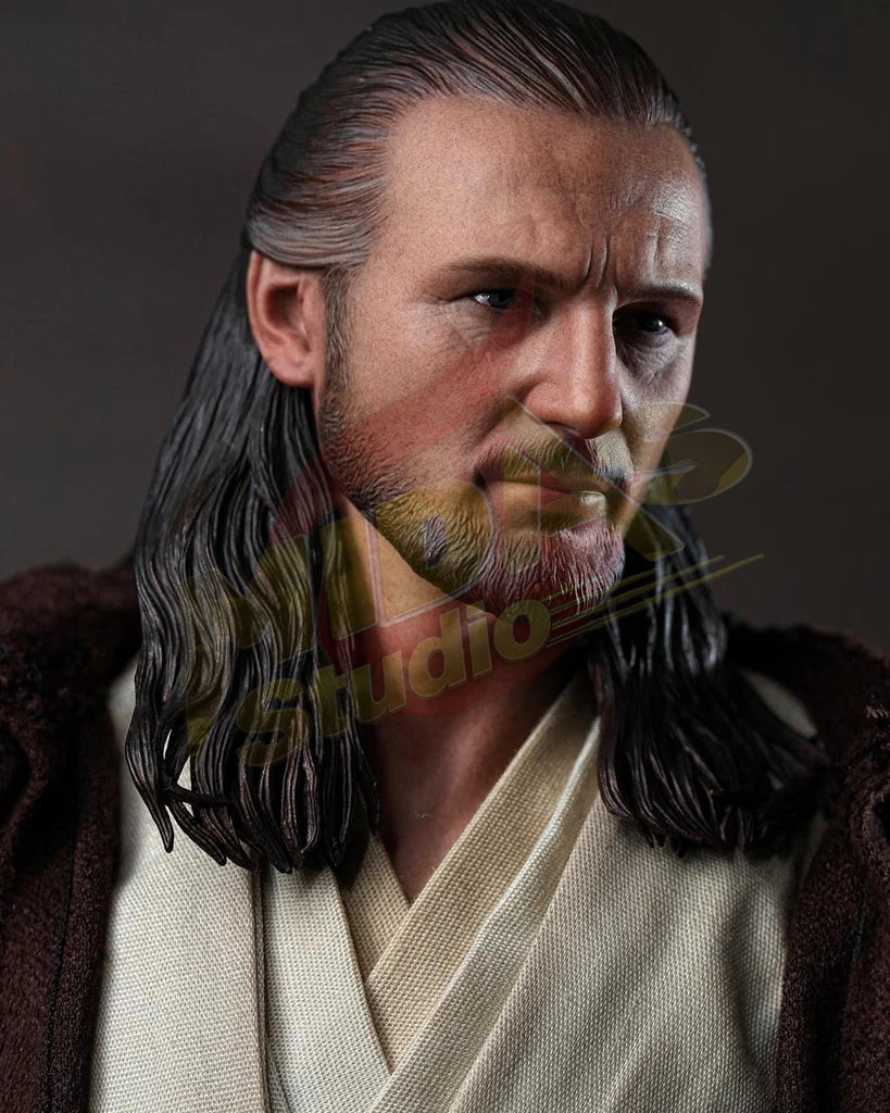 Brand New🔥 Hot Toys 1/6 Scale Star Wars: The Phantom Menace - Qui-Gon Jinn Collectible Figure (MMS525)
