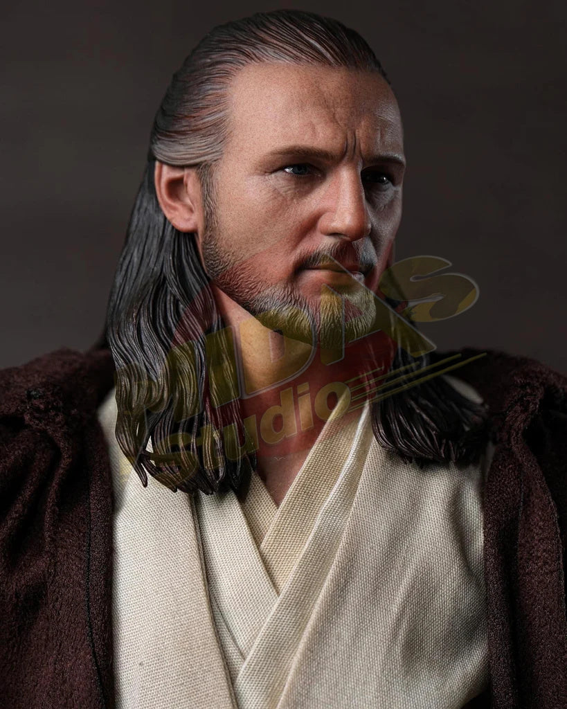Brand New🔥 Hot Toys 1/6 Scale Star Wars: The Phantom Menace - Qui-Gon Jinn Collectible Figure (MMS525)